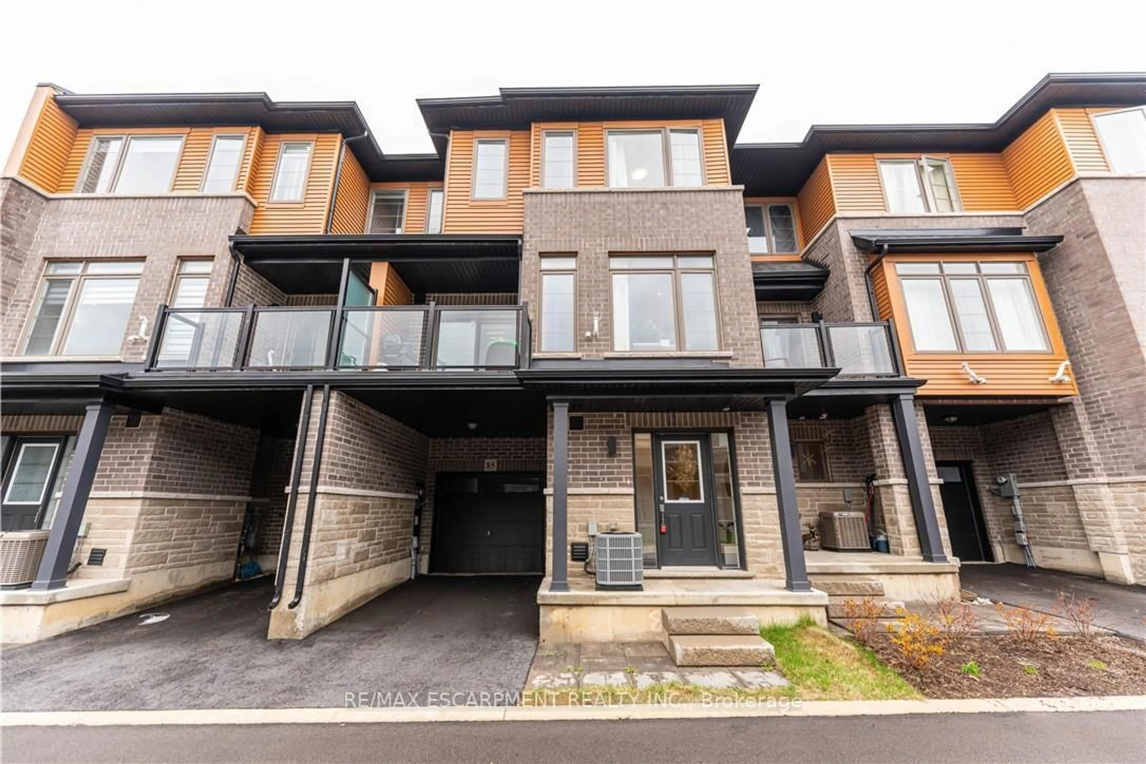 Unknown for 61 Soho St #85, Hamilton Ontario L8J 0M6