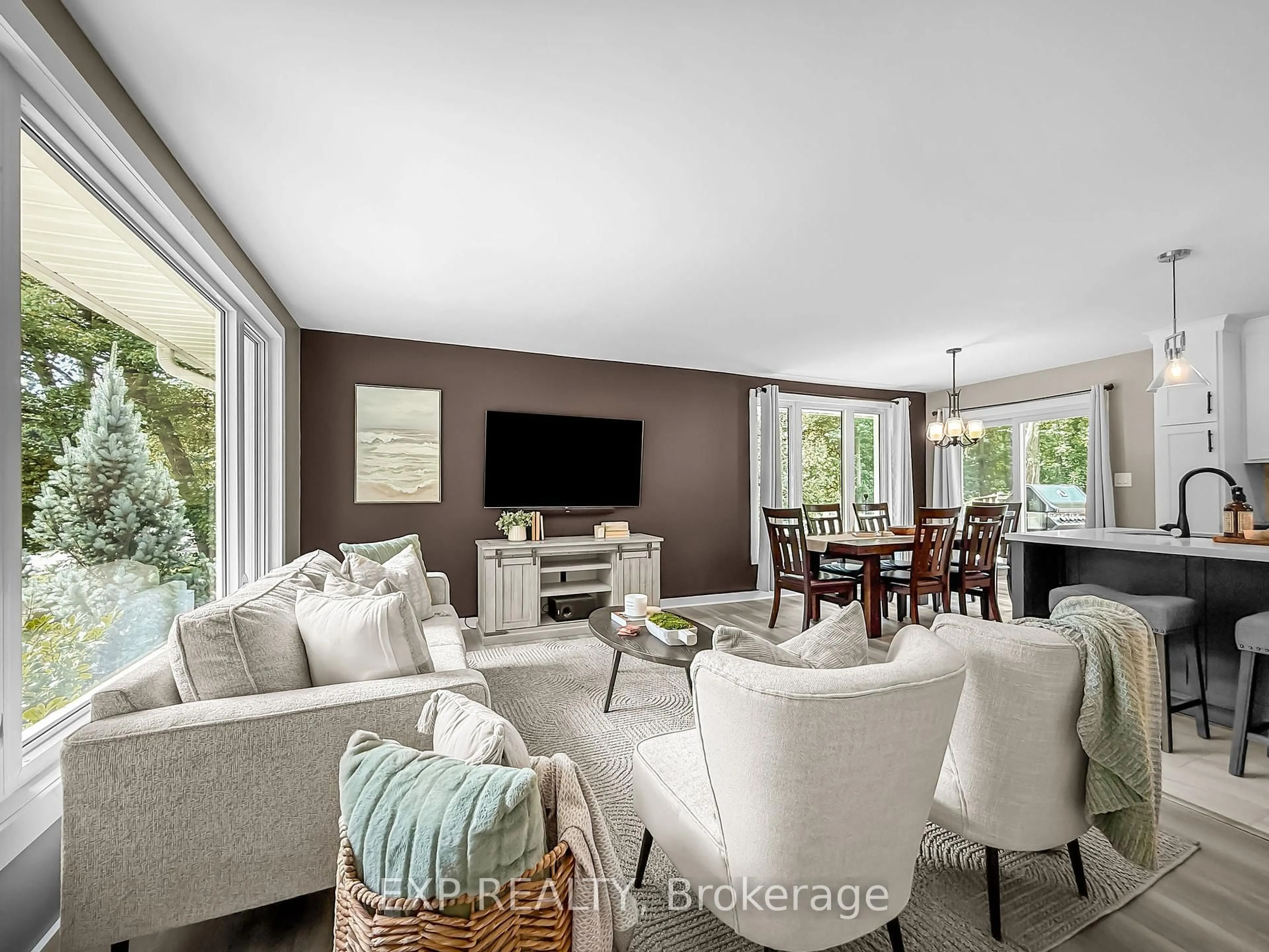 Living room with furniture, unknown for 2135 Mockingbird St, Strathroy-Caradoc Ontario N0L 1W0