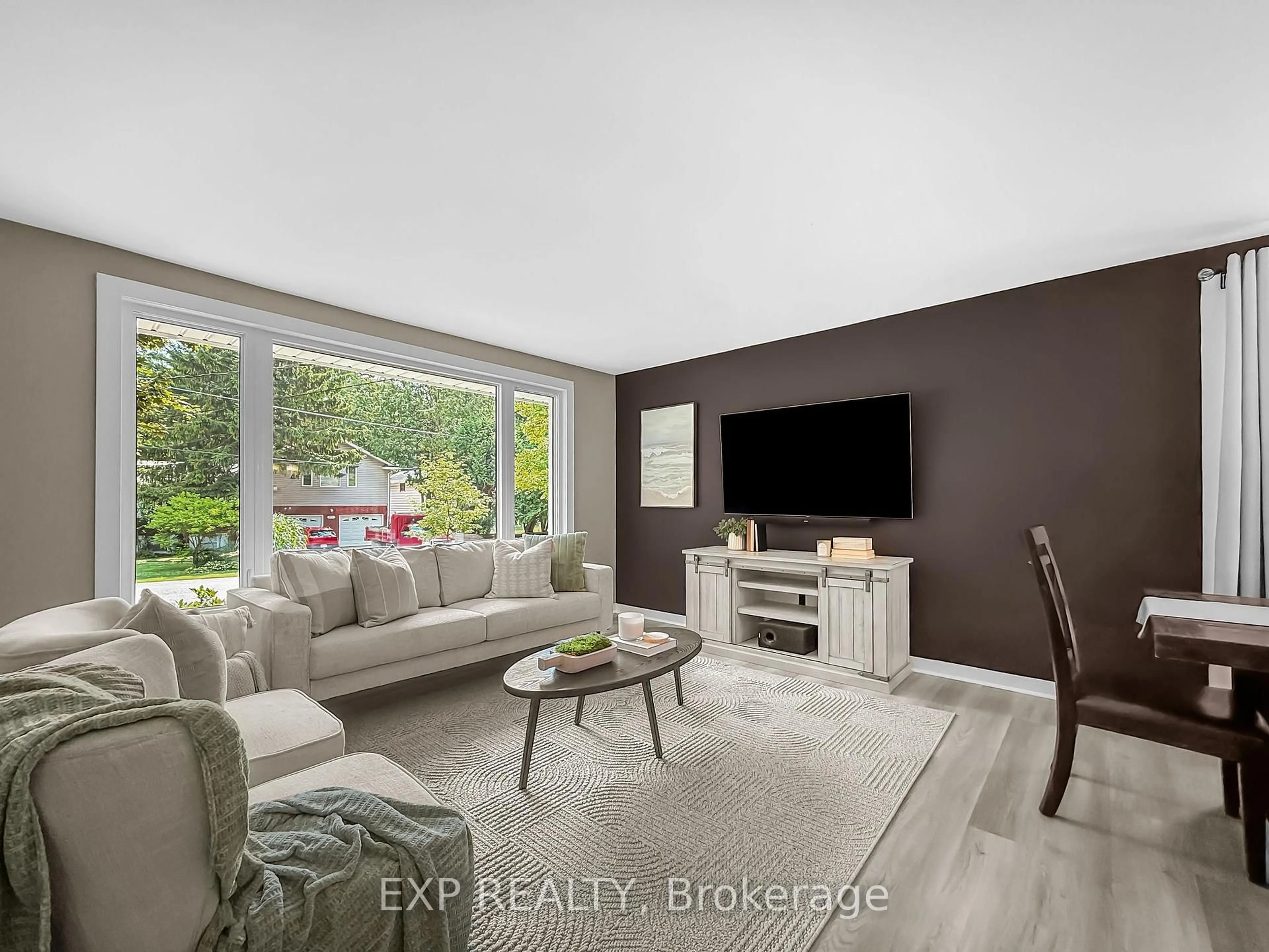 Living room with furniture, unknown for 2135 Mockingbird St, Strathroy-Caradoc Ontario N0L 1W0