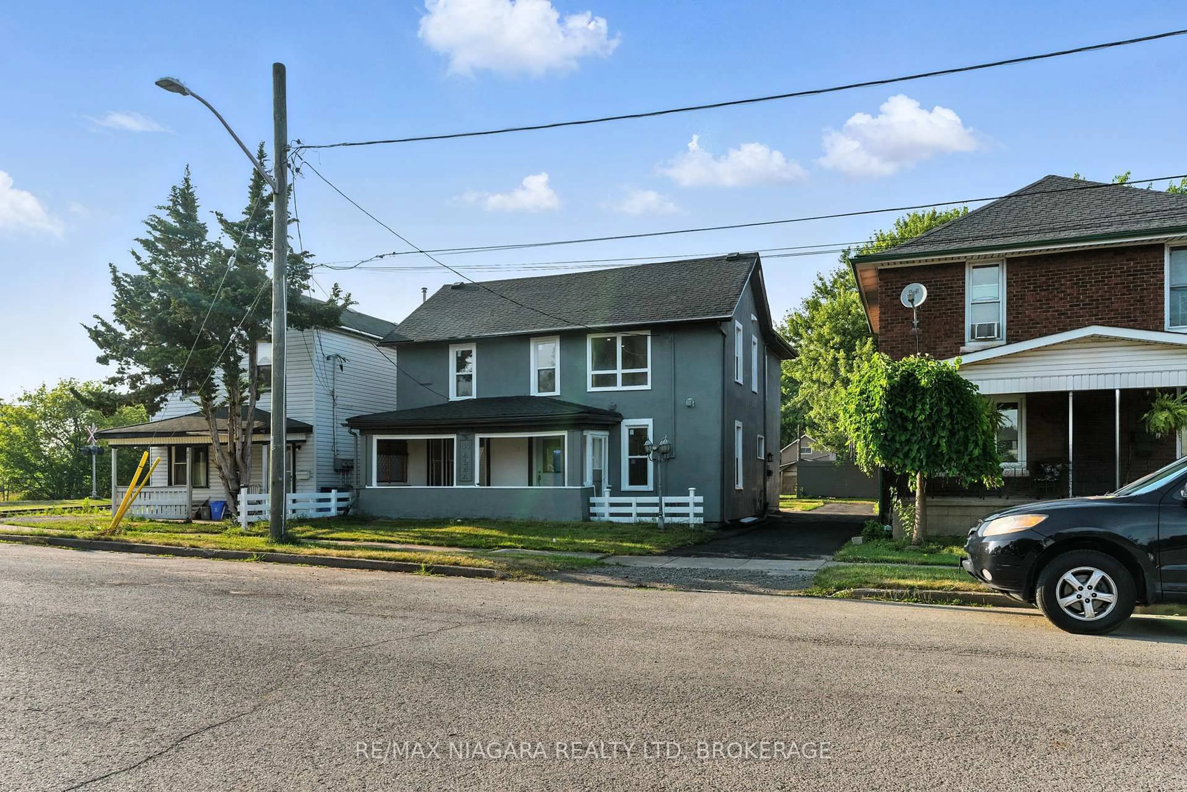 A pic from outside/outdoor area/front of a property/back of a property/a pic from drone, street for 84 Alma St, Port Colborne Ontario L3K 1G3