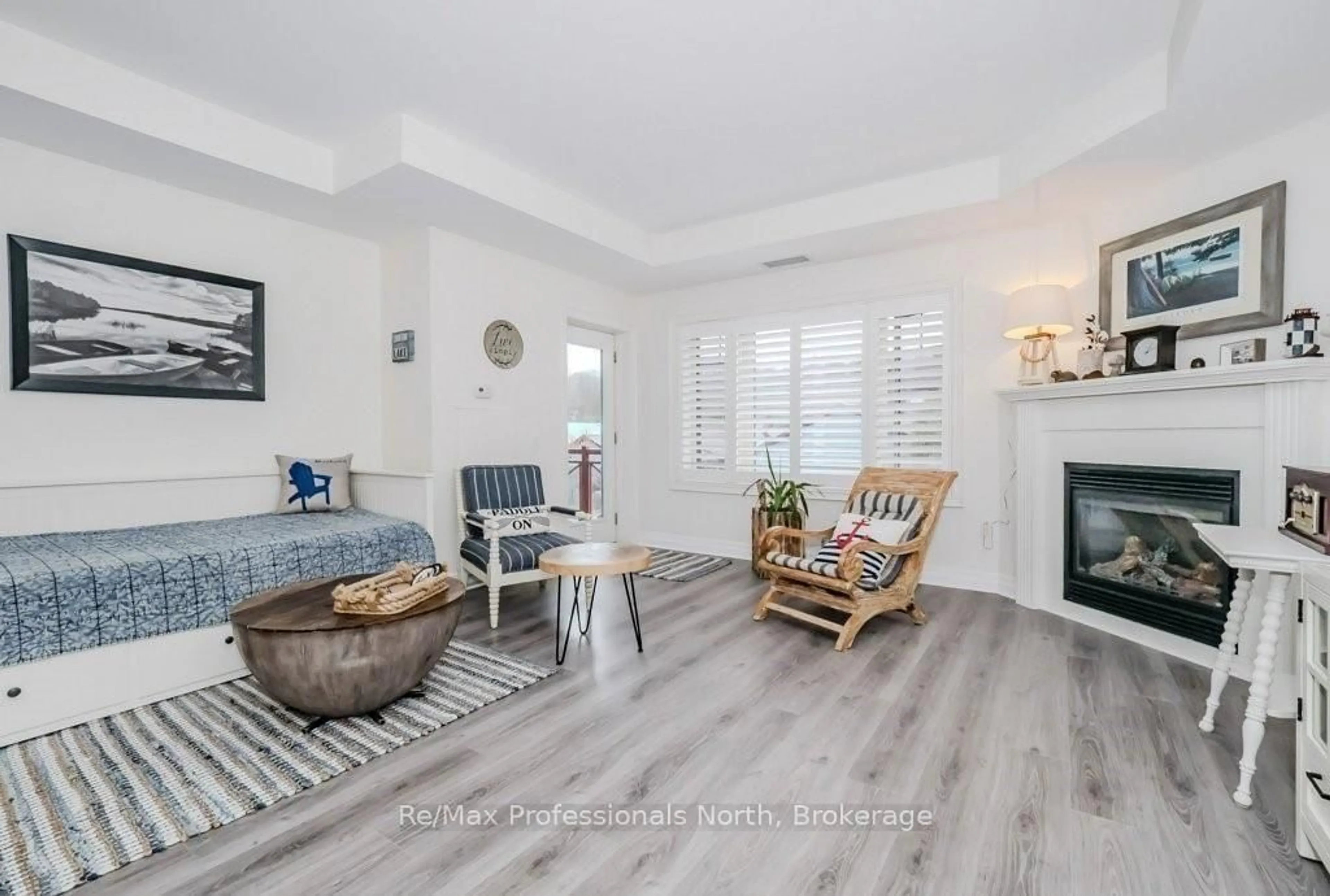 Living room with furniture, unknown for 130 Steamship Bay Rd #208, Gravenhurst Ontario P1P 1Z9