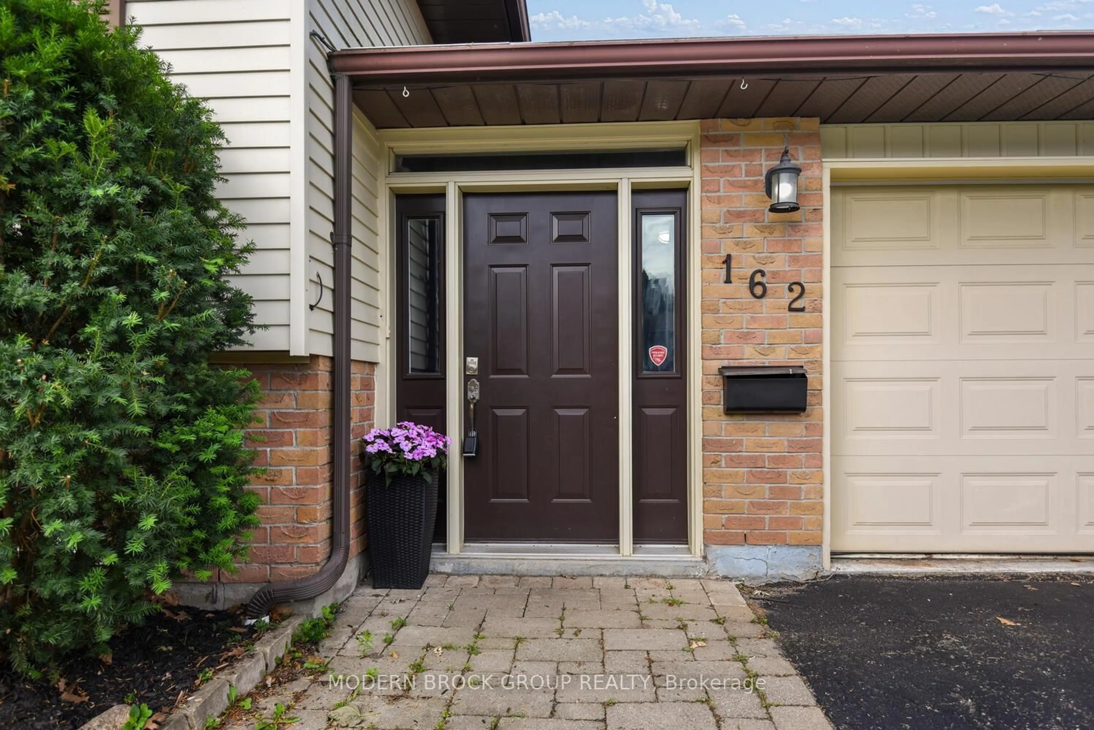 Unknown for 162 Dana St, Brockville Ontario K6V 6W9