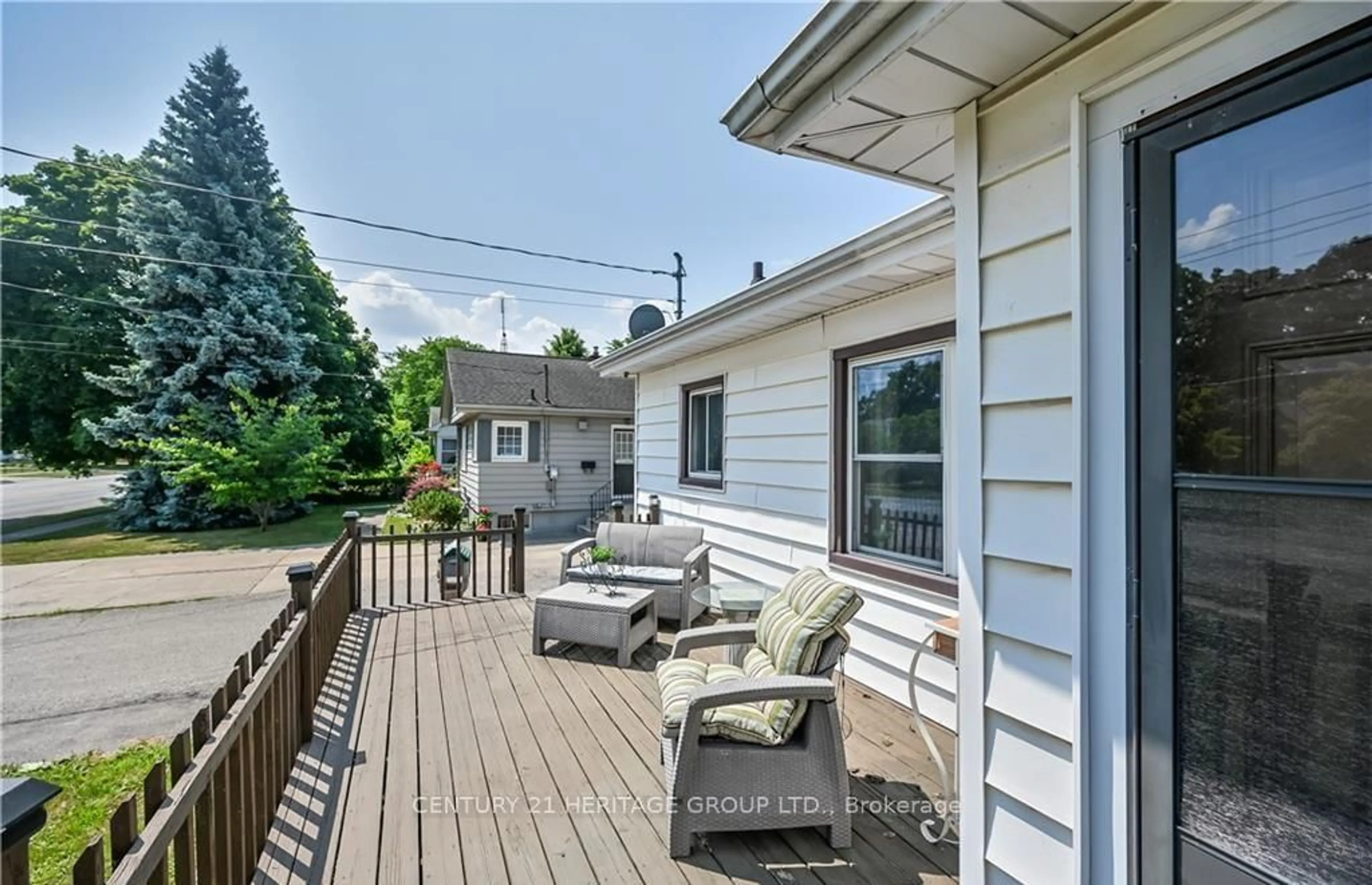 Patio, unknown for 471 GENEVA St, St. Catharines Ontario L2N 2H4