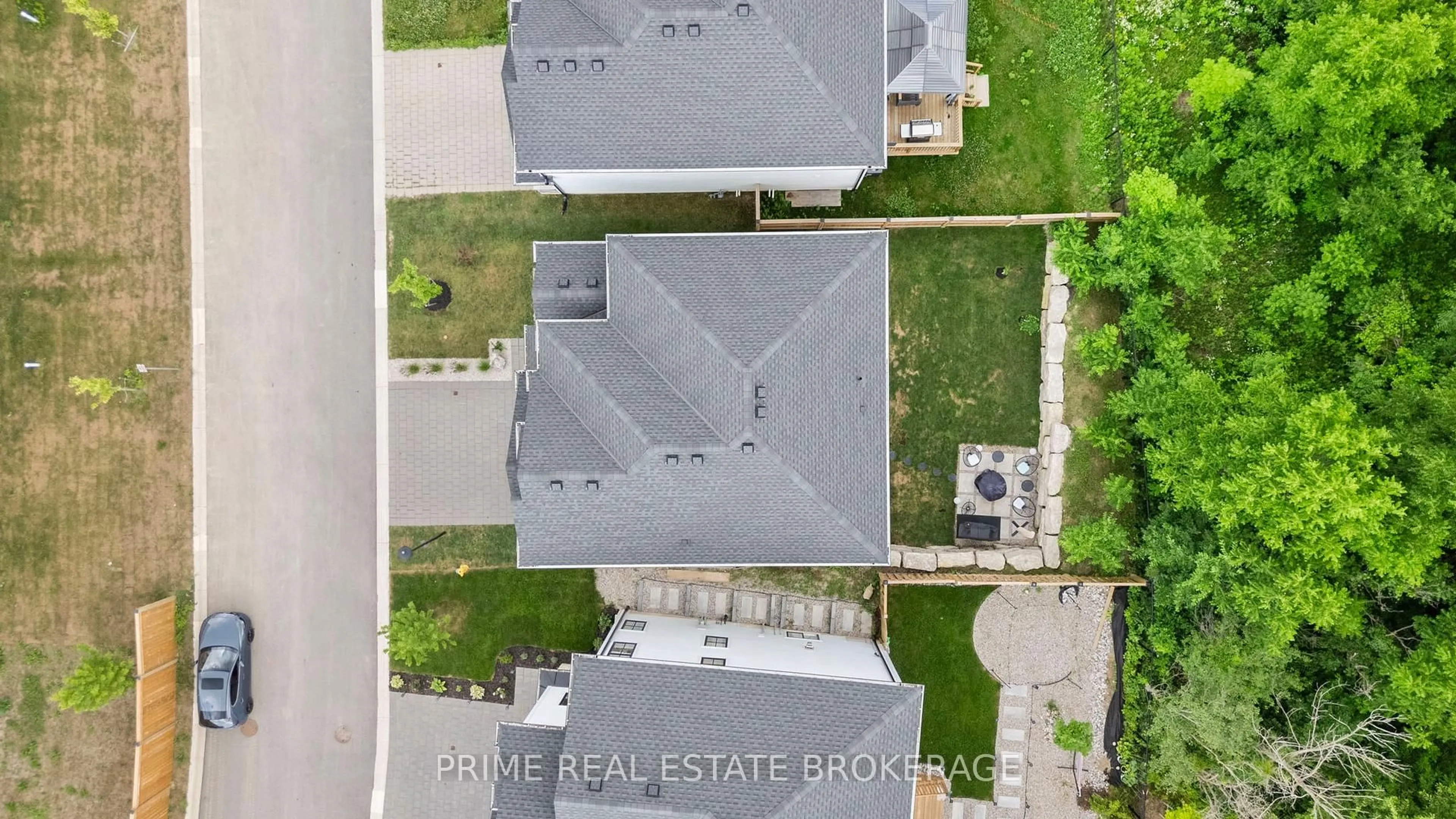 A pic from outside/outdoor area/front of a property/back of a property/a pic from drone, street for 2835 Sheffield Pl #40, London South Ontario N6M 0J2