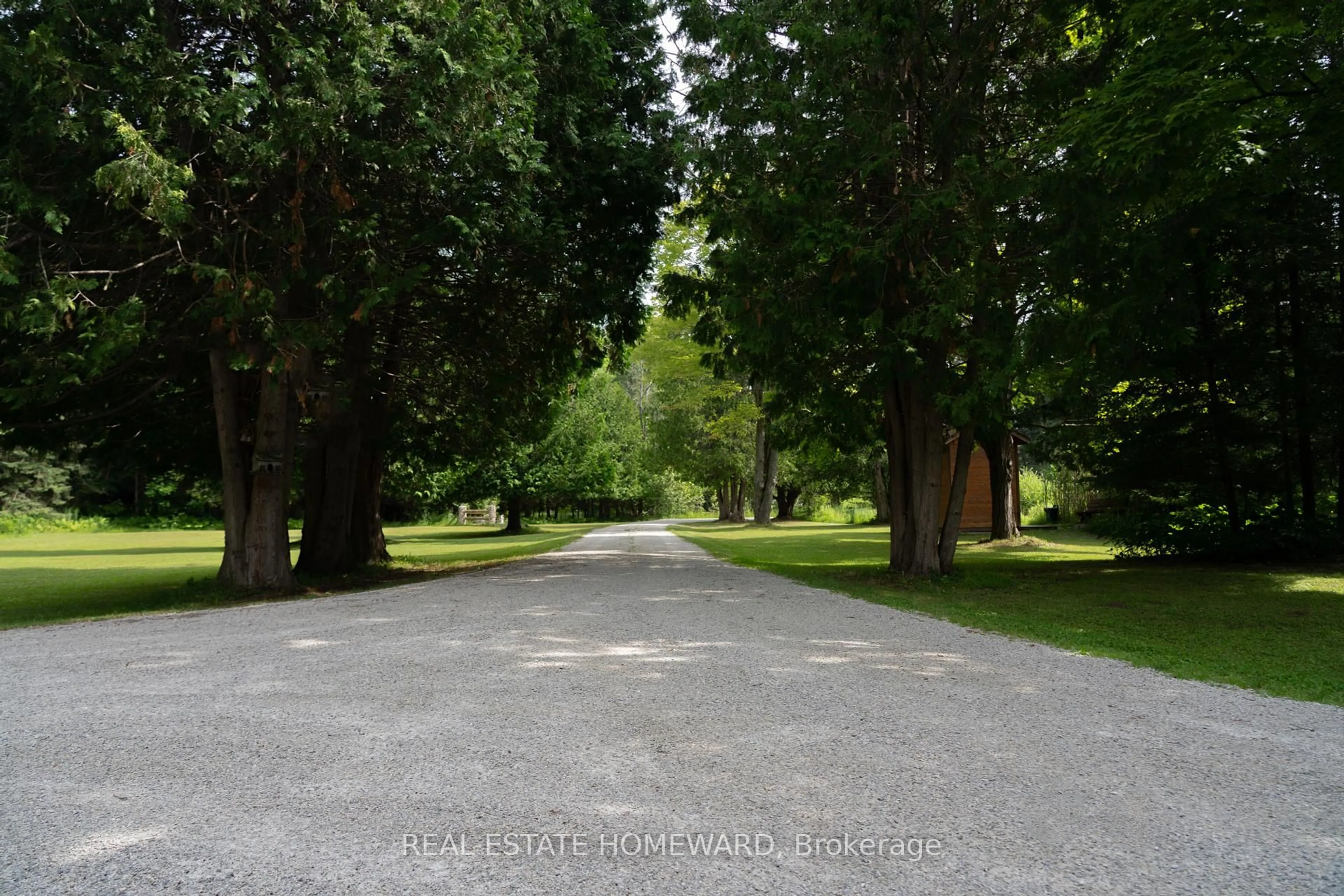 Patio, street for 607175 River Rd, Mulmur Ontario L9V 2T4