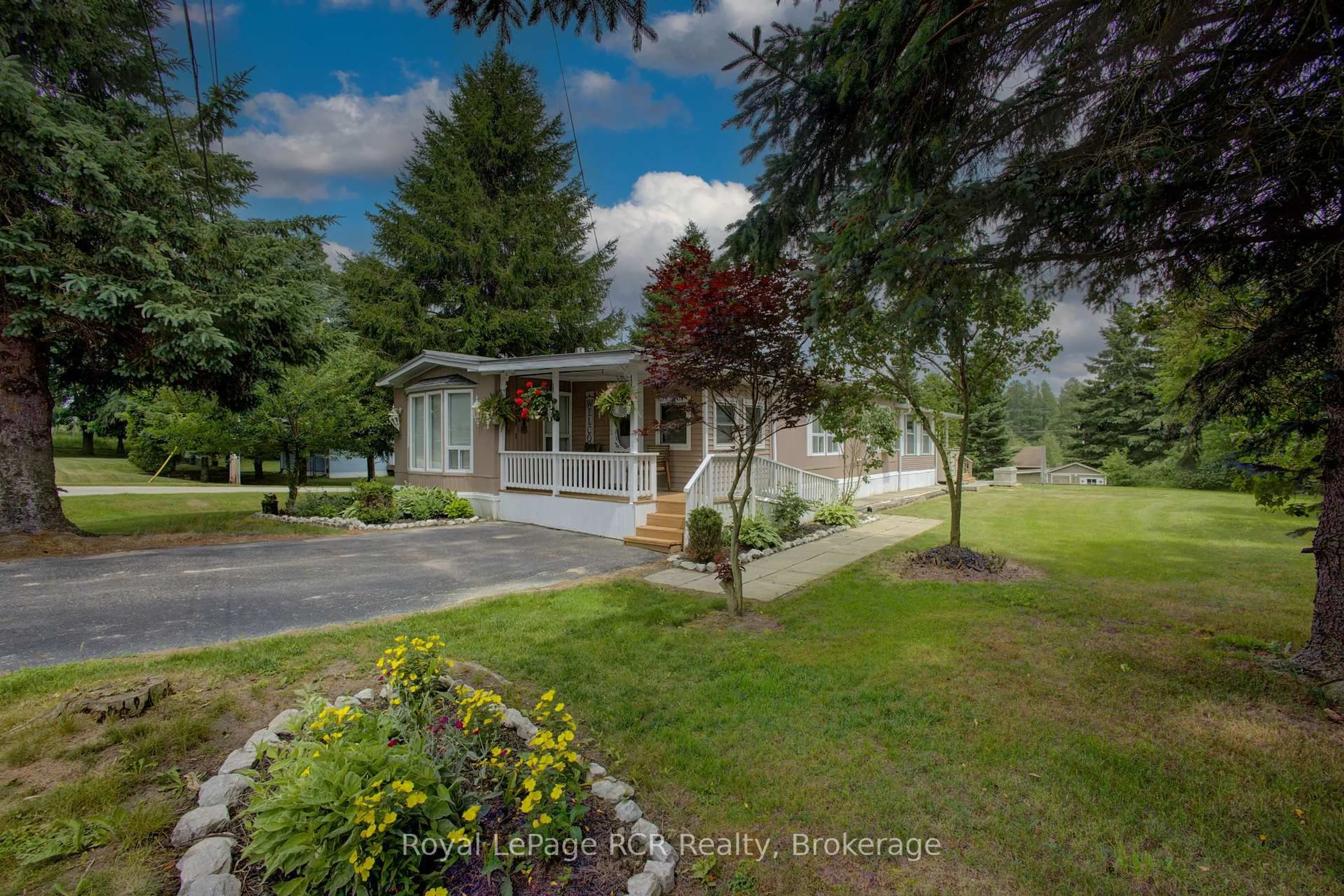 A pic from outside/outdoor area/front of a property/back of a property/a pic from drone, street for 5 Grand Vista Dr, Wellington North Ontario N0G 2L0