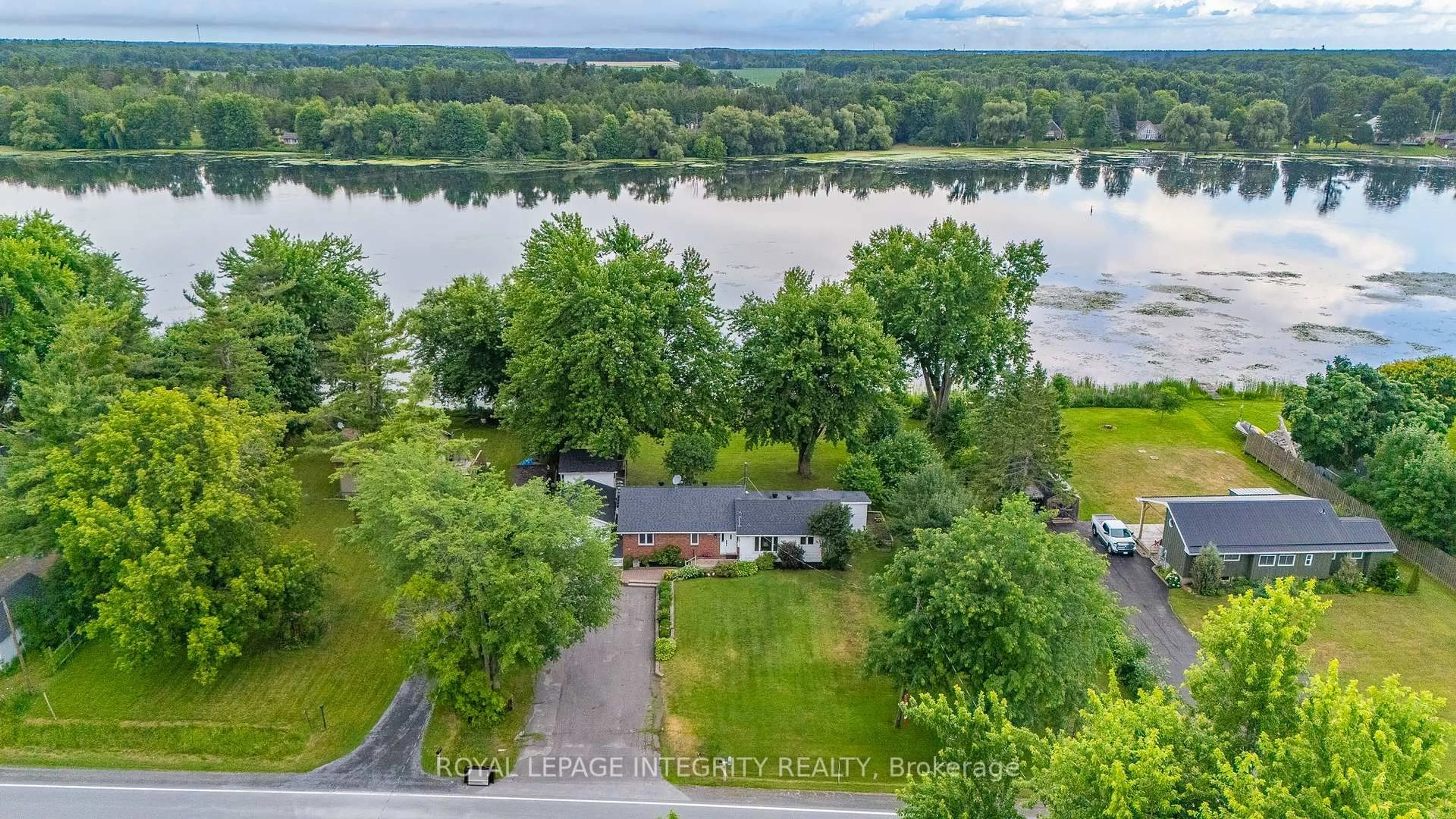 A pic from outside/outdoor area/front of a property/back of a property/a pic from drone, water/lake/river/ocean view for 7403 Rideau Valley Dr, Kars Ontario K0A 2E0
