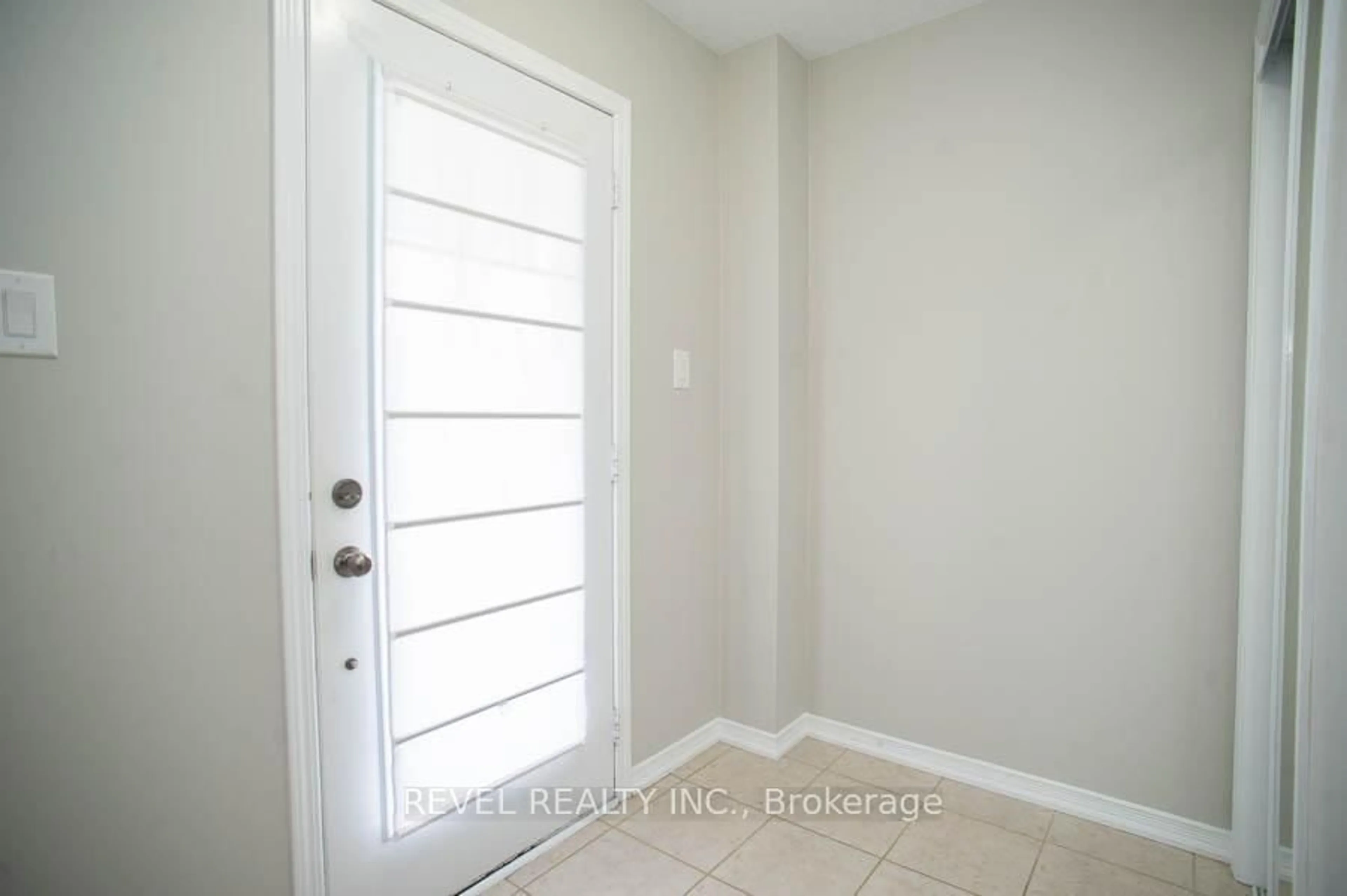 Indoor entryway for 267 Powell Rd, Brantford Ontario N3T 0J6