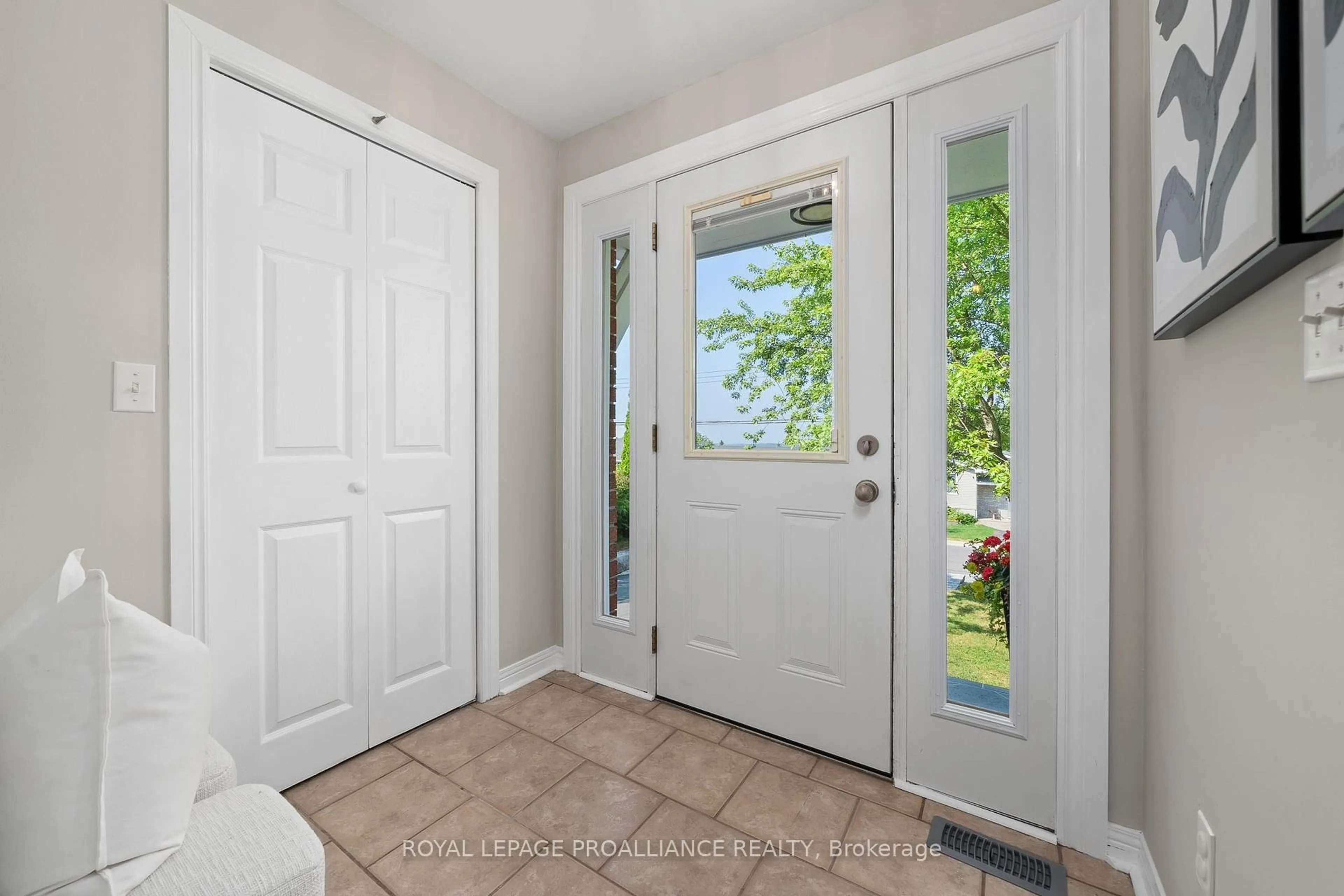 Indoor entryway for 36 Burnham Ave, Cramahe Ontario K0K 1S0