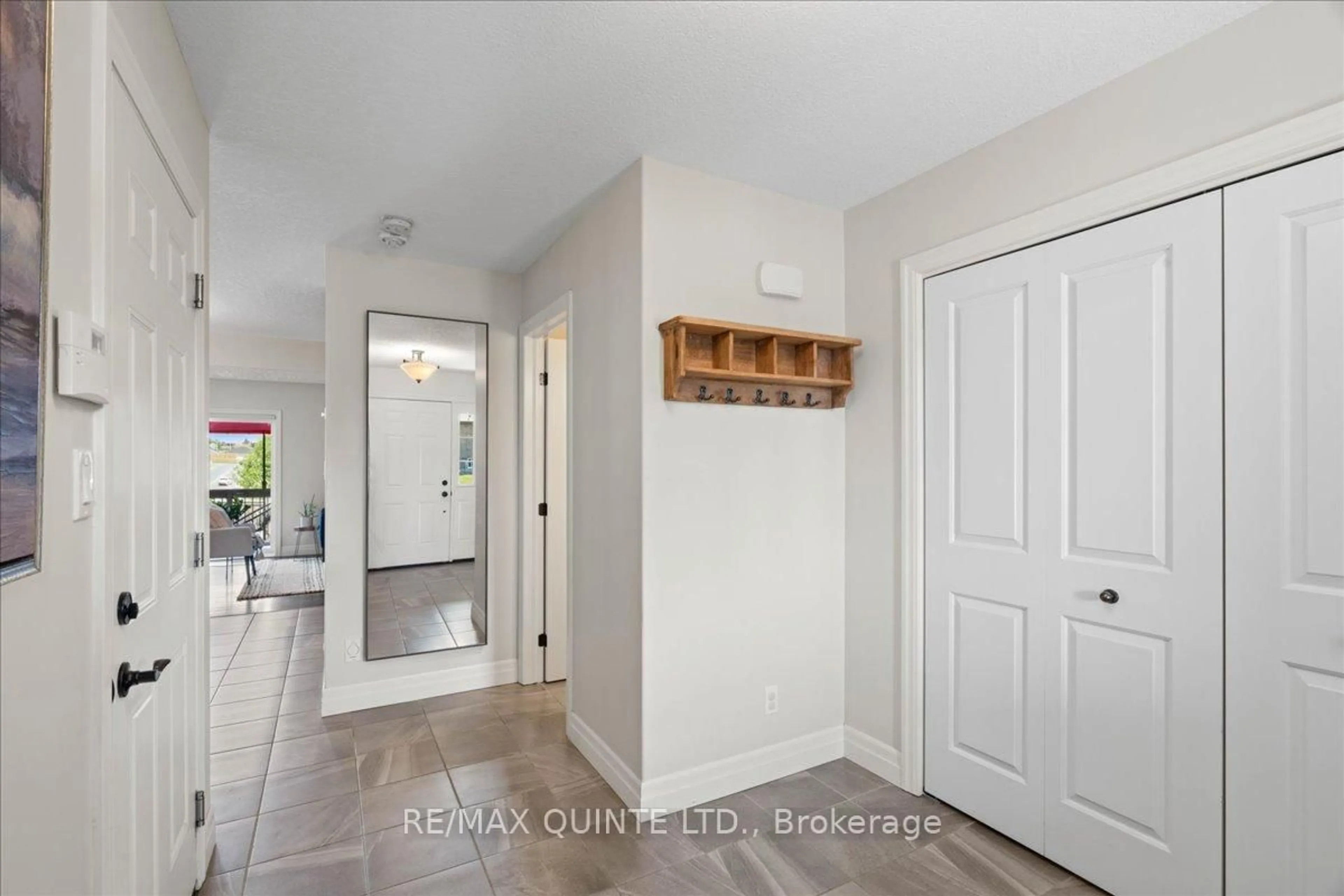 Indoor entryway for 56 Cortland Cres, Quinte West Ontario K8V 0E9