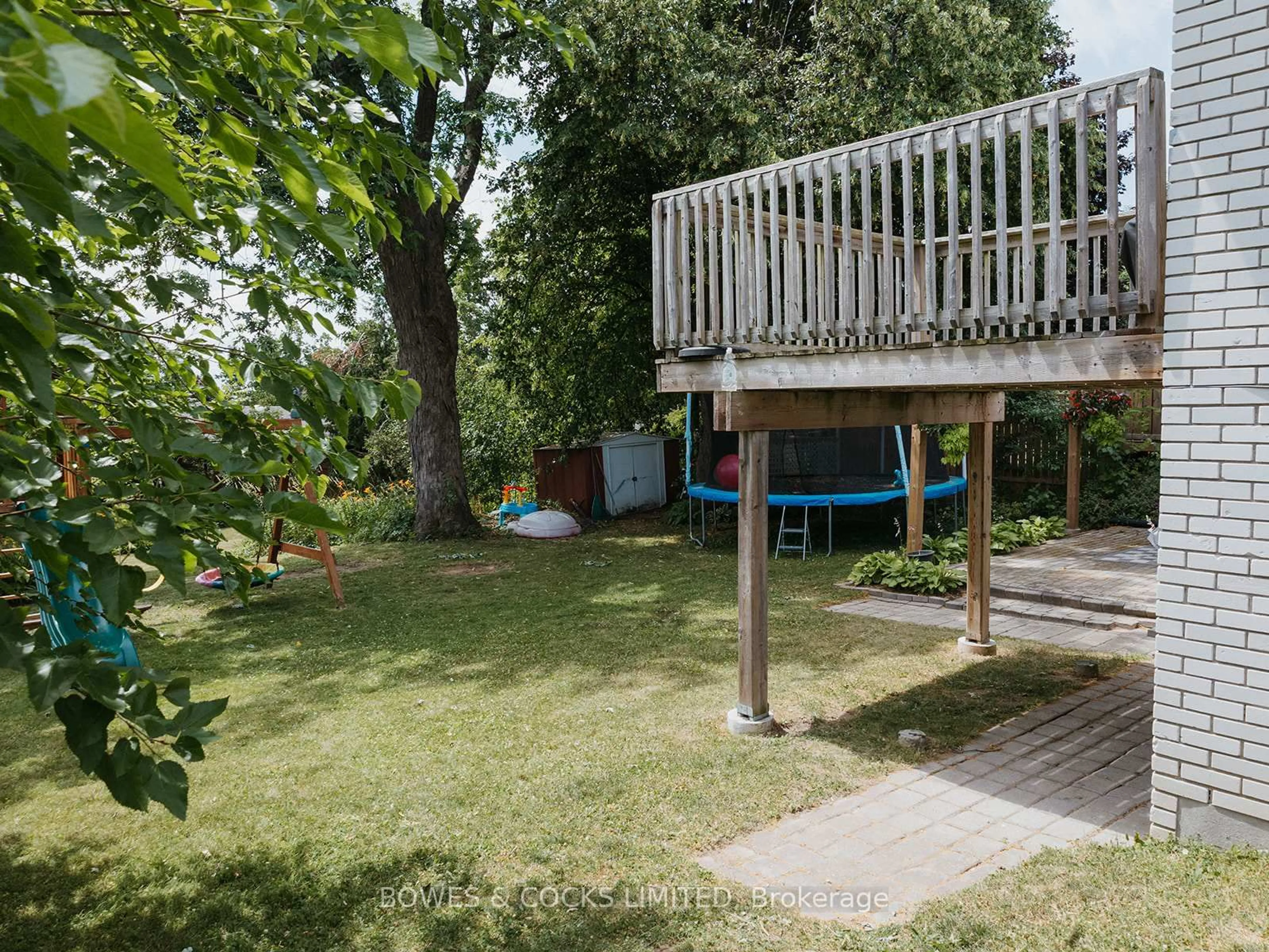 Unknown for 951 Ellesmere Ave, Peterborough North Ontario K9H 7A9
