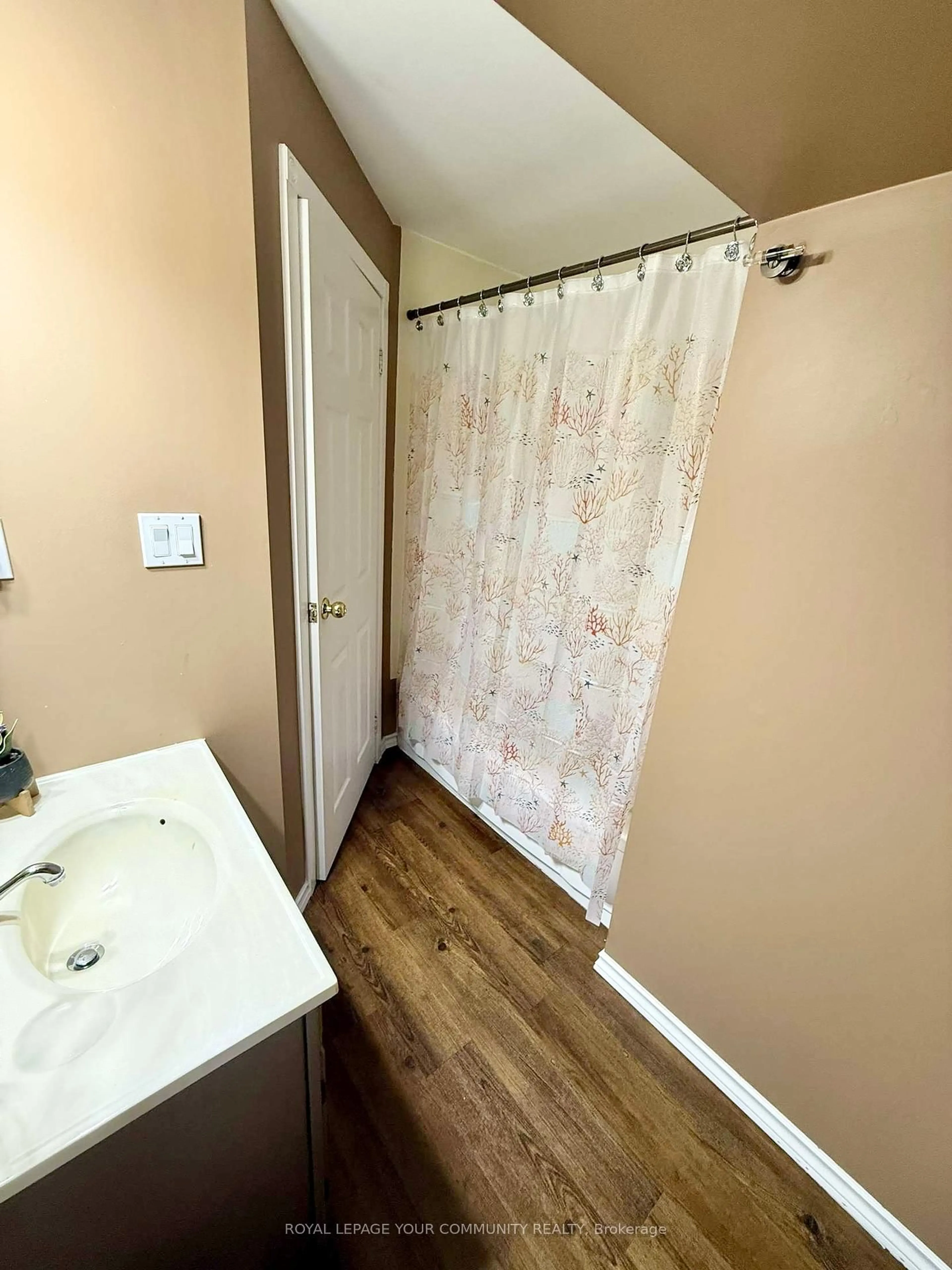 A pic of a room for 69 Branlyn Cres, Brantford Ontario N3P 2A1