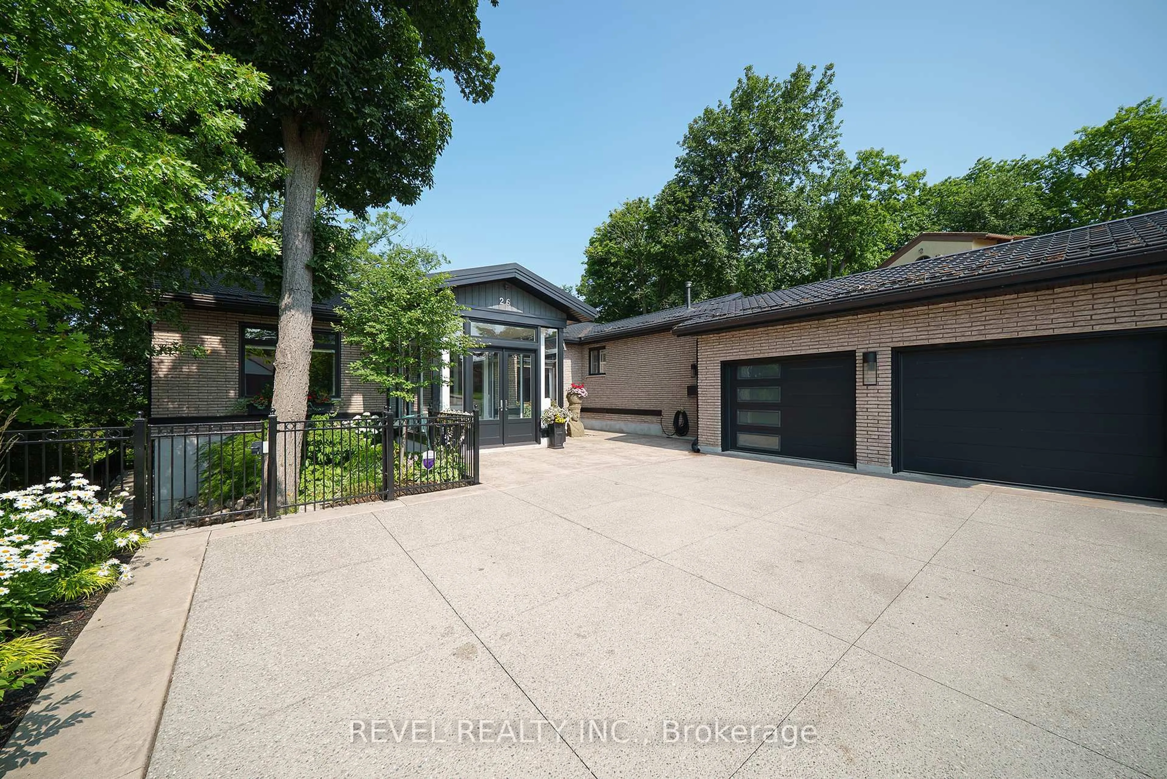 Unknown for 26 Scarfe Gdns, Brantford Ontario N3T 6B3