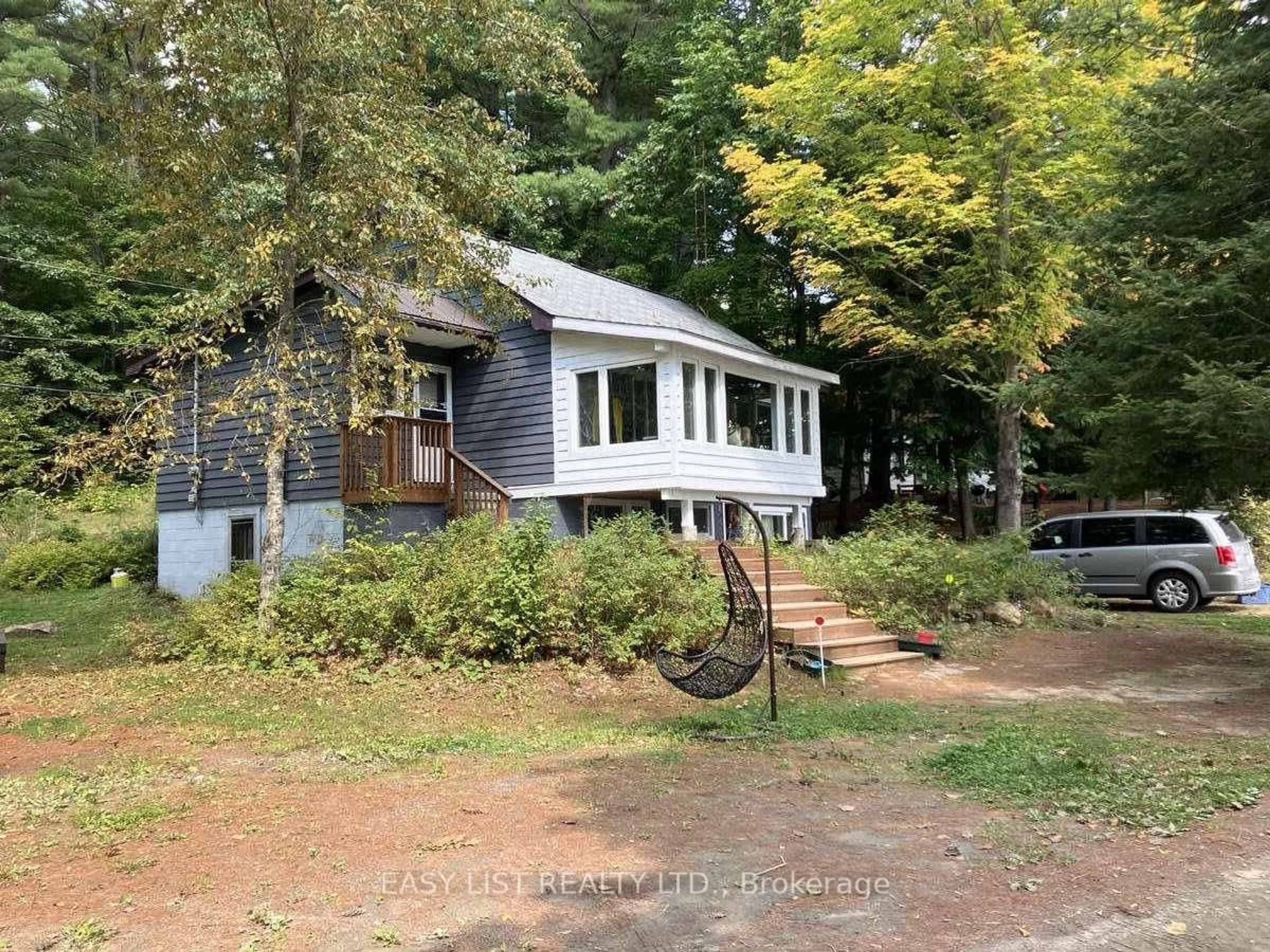 Home with vinyl exterior material, unknown for 1045 Reynolds Rd, Minden Hills Ontario K0M 2K0