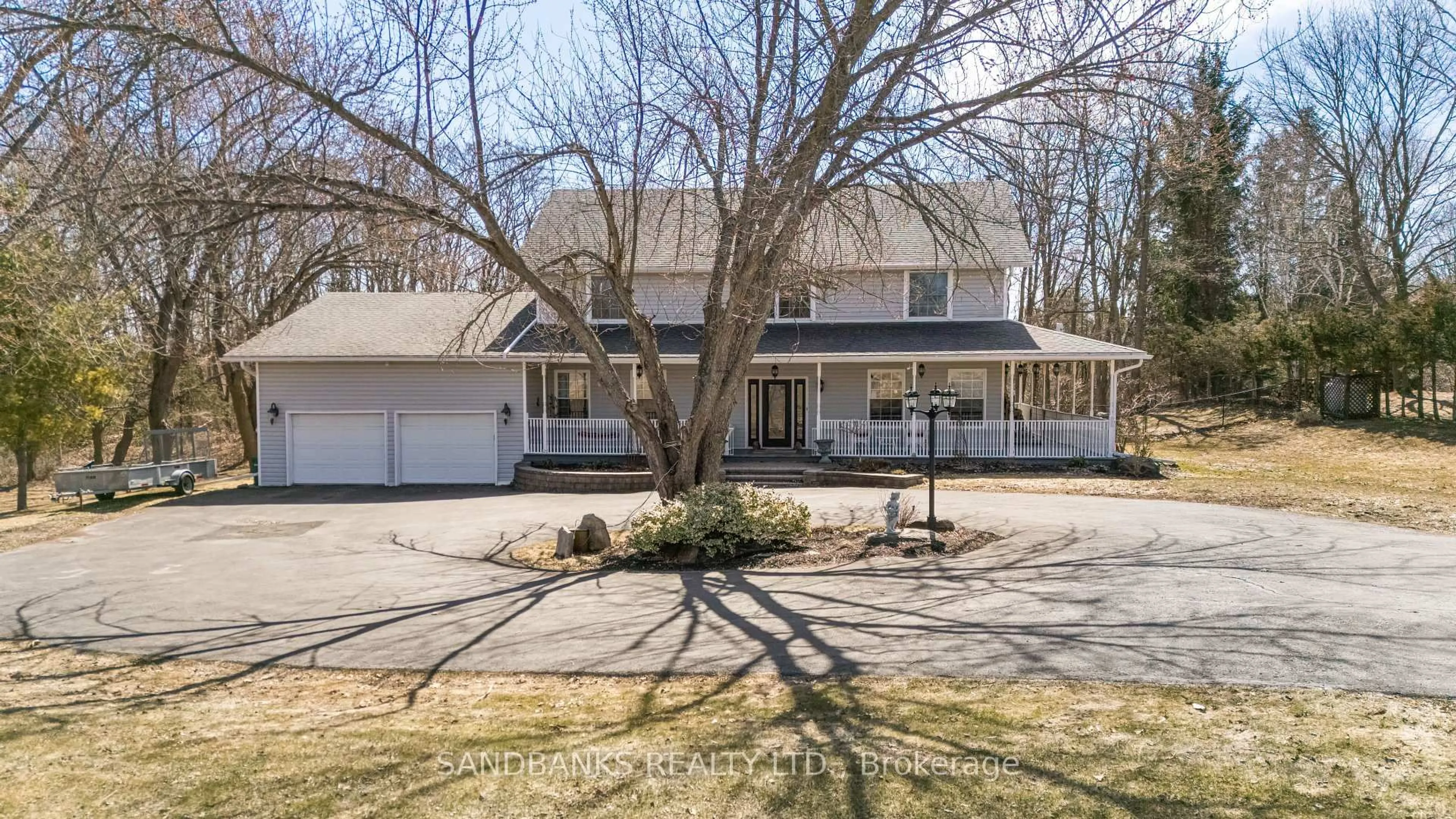 A pic from outside/outdoor area/front of a property/back of a property/a pic from drone, street for 108 MURRAY St, Ingleside Ontario K8V 5P4