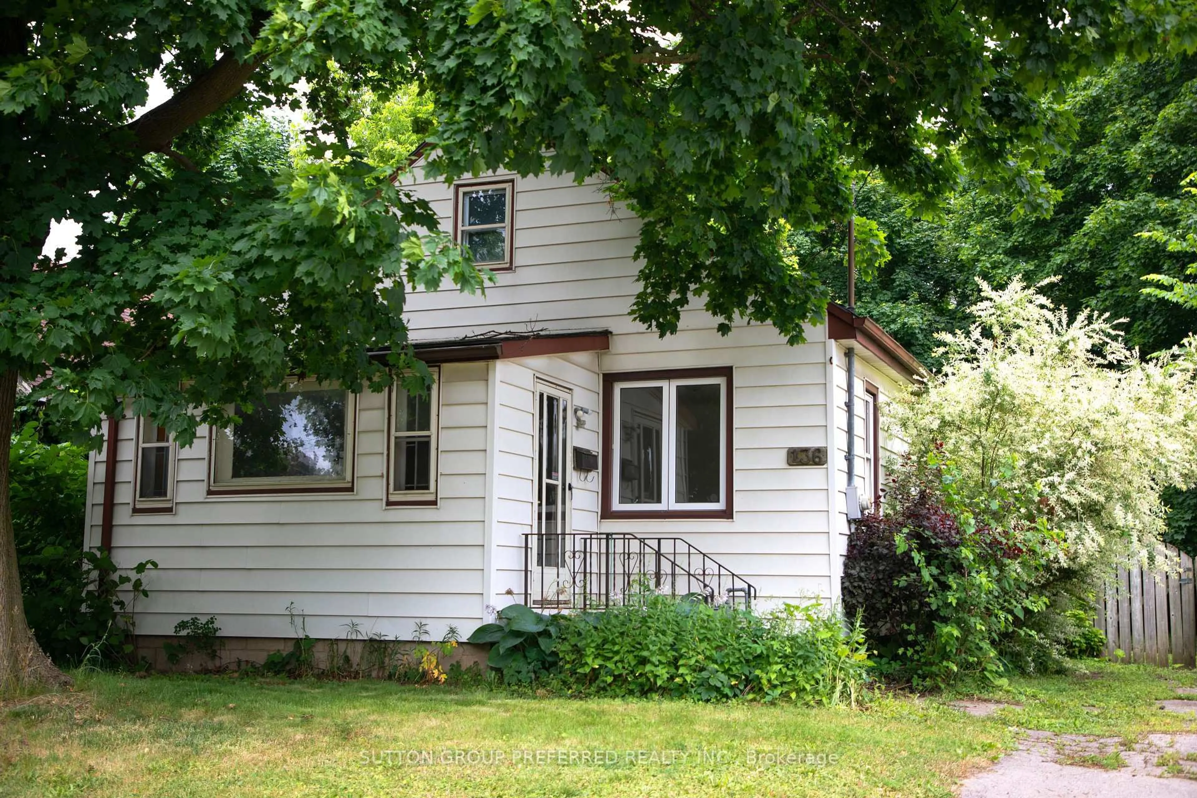 Home with vinyl exterior material, street for 136 Boullee St, London East Ontario N5Y 1T7