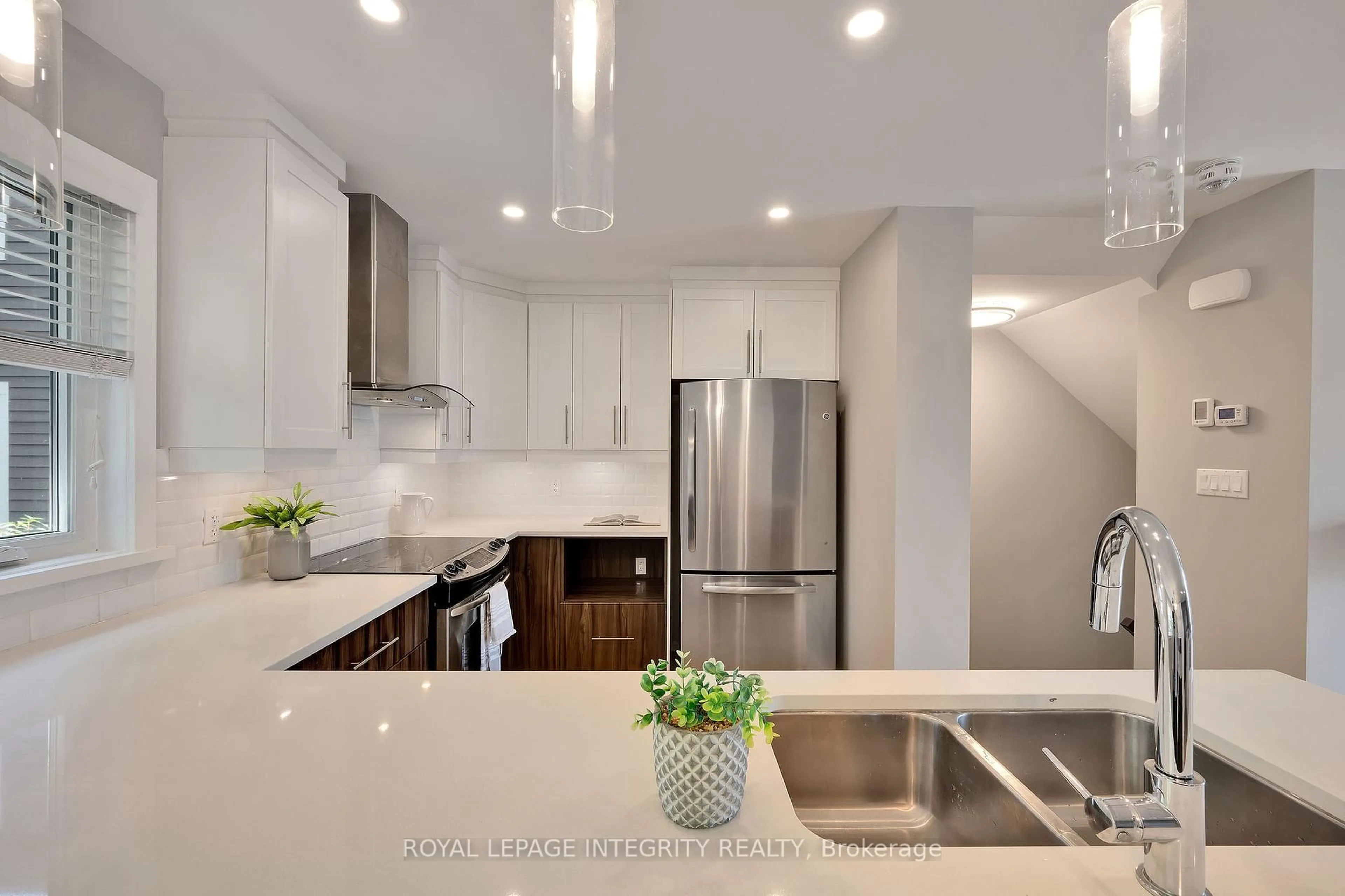 Contemporary kitchen, ceramic/tile floor for 1490 Brule Ave, Ottawa Ontario K1H 8G7