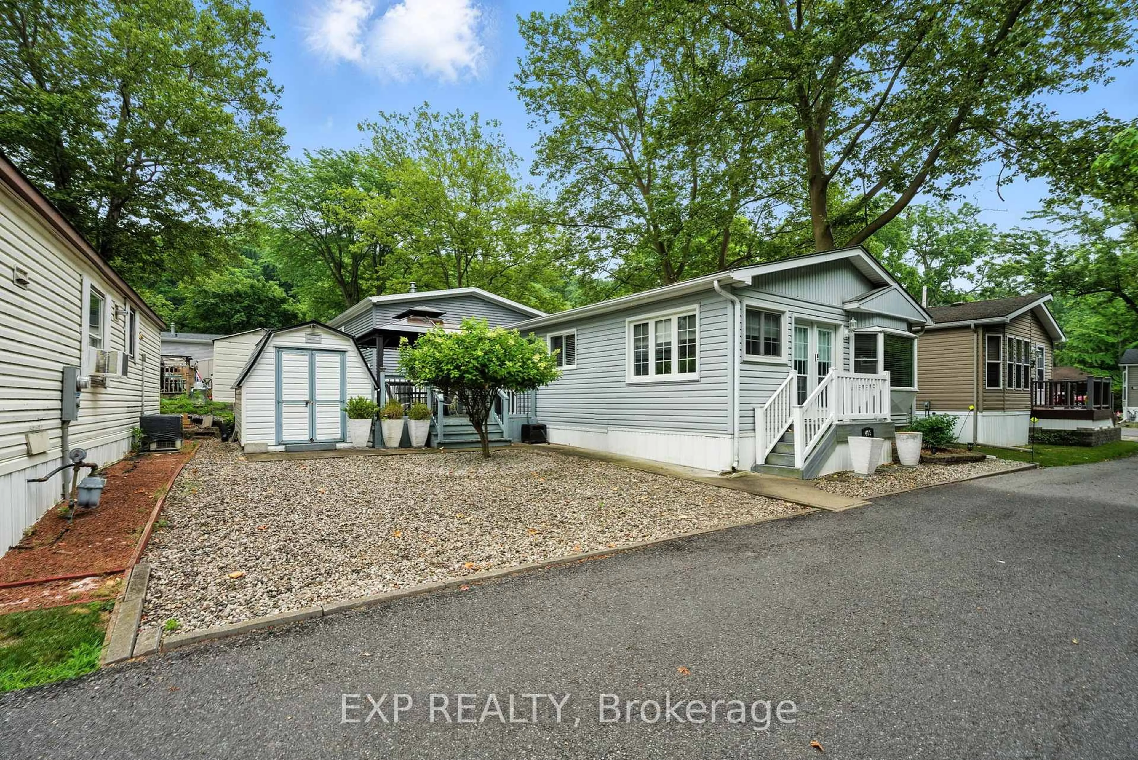 A pic from outside/outdoor area/front of a property/back of a property/a pic from drone, water/lake/river/ocean view for 23 Four Mile Creek Rd #403, Niagara-on-the-Lake Ontario L0S 1J1