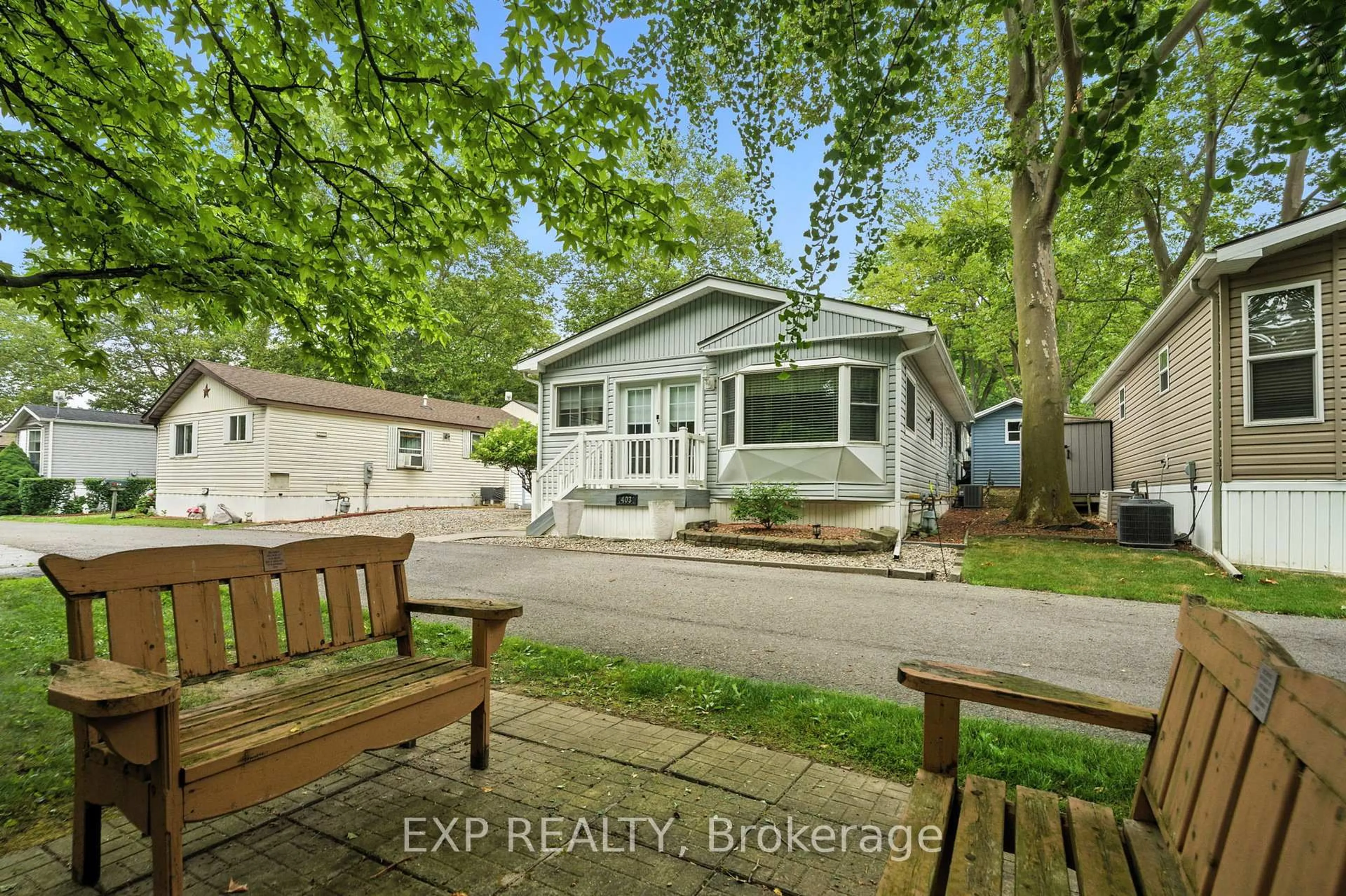A pic from outside/outdoor area/front of a property/back of a property/a pic from drone, street for 23 Four Mile Creek Rd #403, Niagara-on-the-Lake Ontario L0S 1J1
