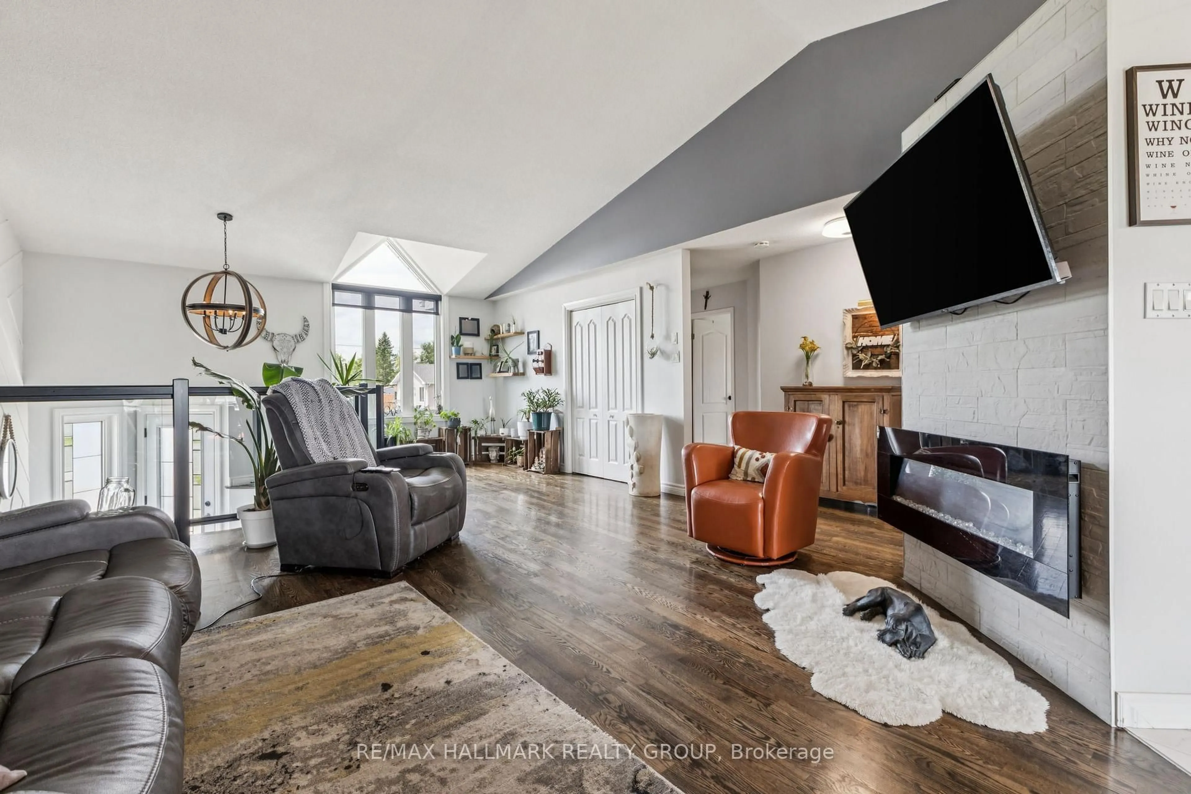 Living room with furniture, unknown for 585 Blue Corner Rd, Champlain Ontario K0B 1K0