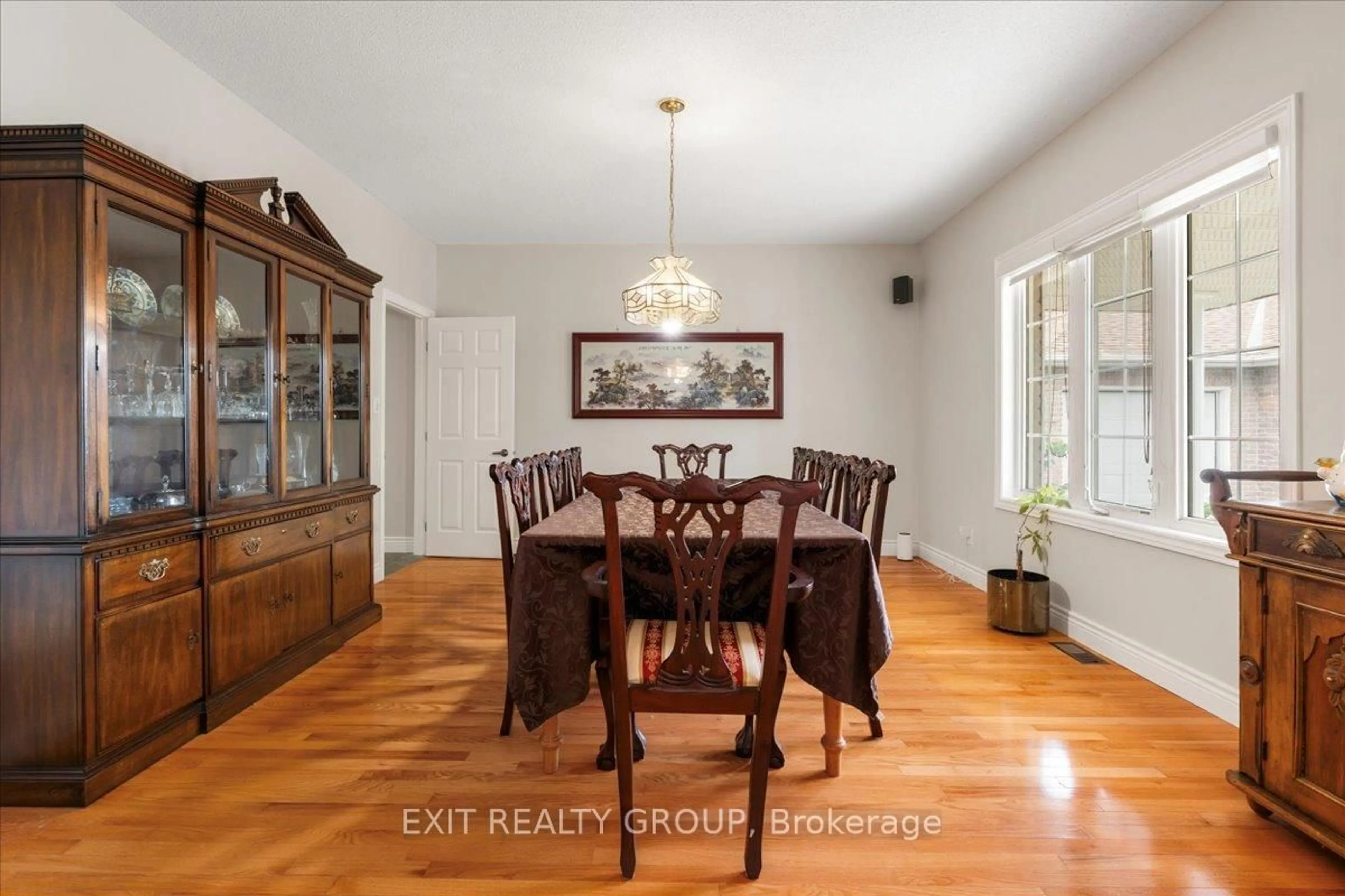 Dining room, unknown for 33 Carrying Place Rd, Quinte West Ontario K8V 3E6