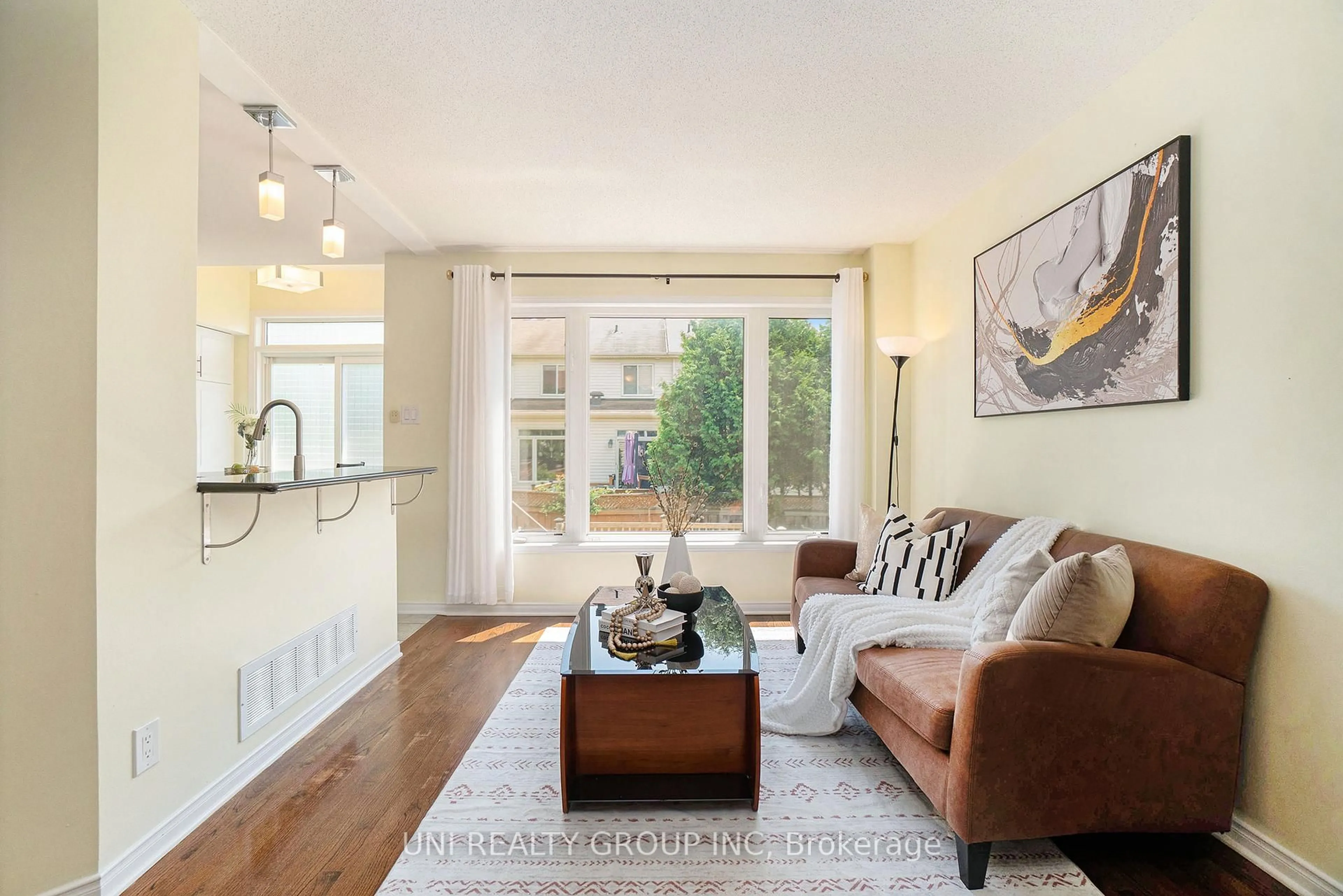 Living room with furniture, unknown for 80 CHESAPEAKE Cres, Ottawa Ontario K2J 0L5