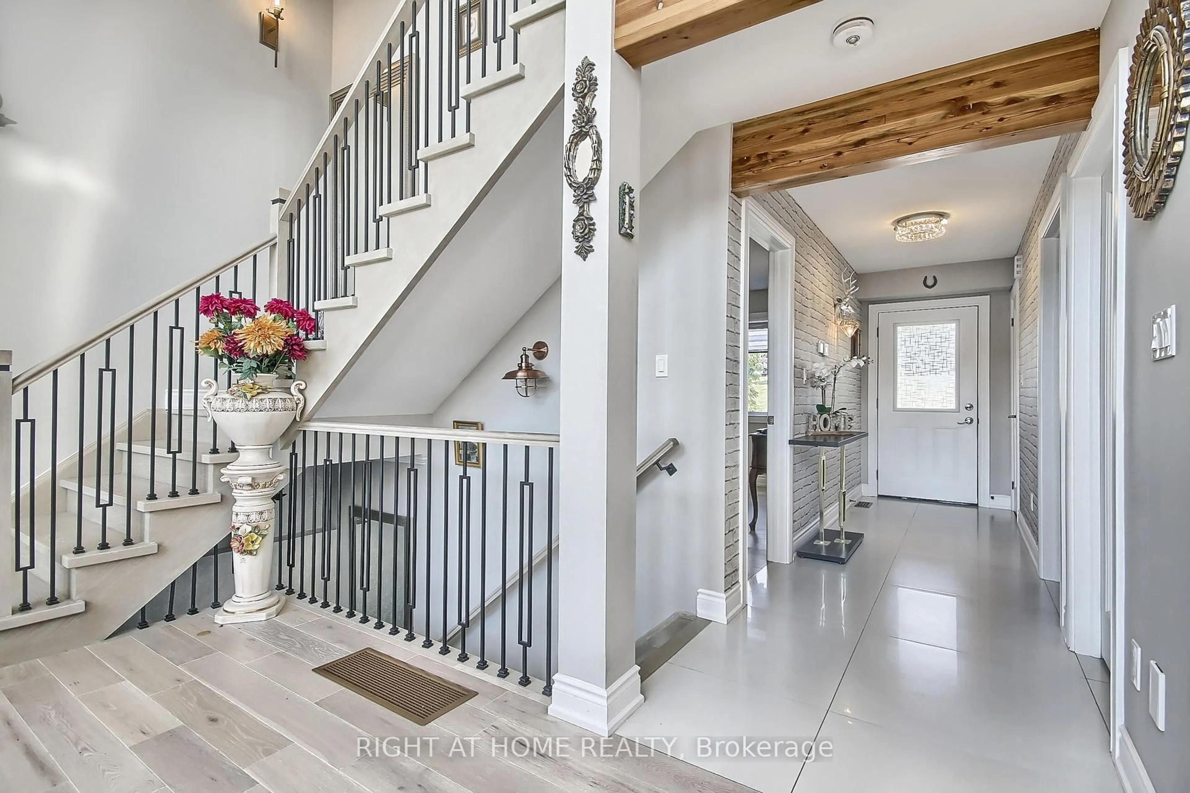 Indoor entryway for 26 Beach Rd, Kawartha Lakes Ontario K0M 2C0