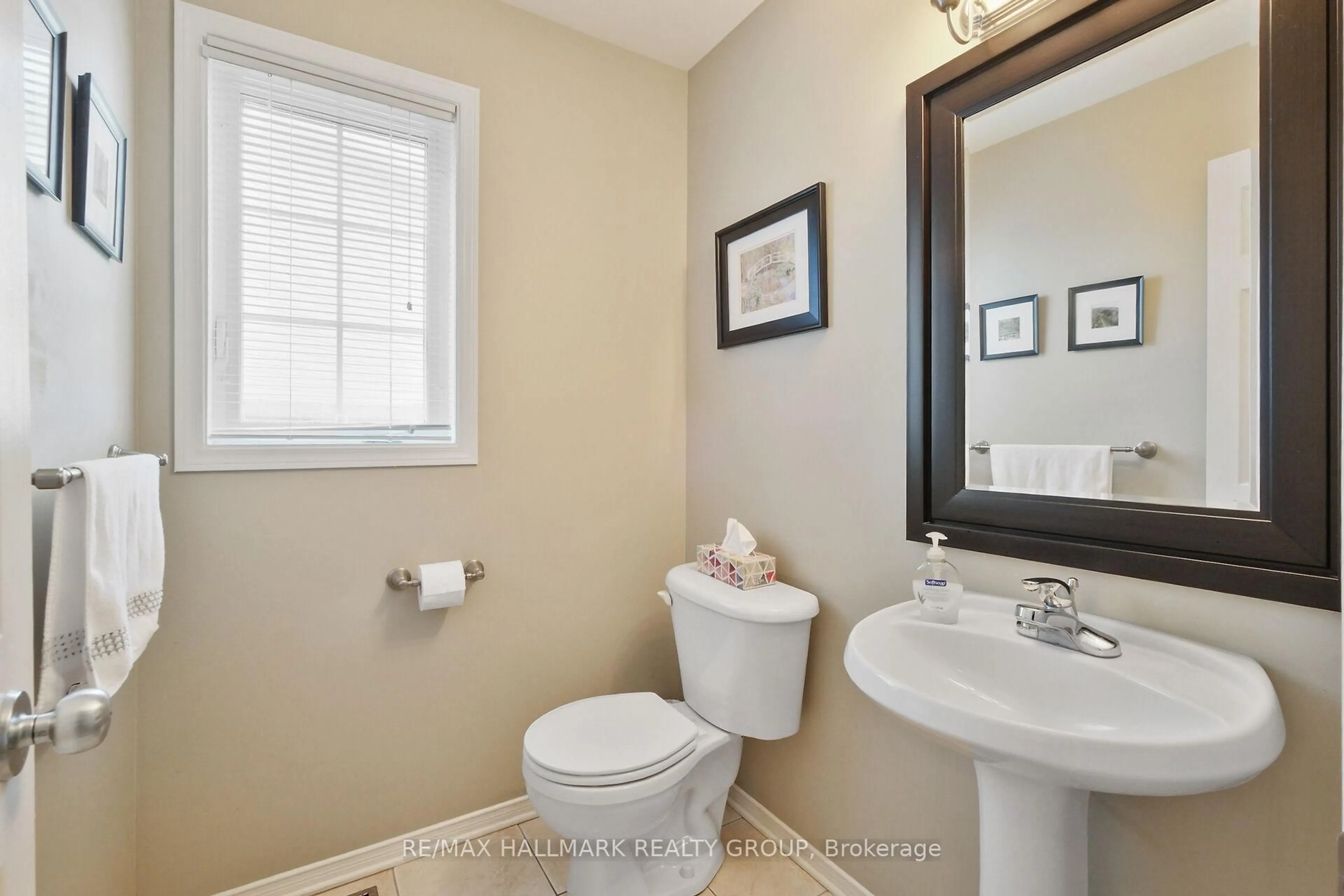 Standard bathroom, ceramic/tile floor for 15 McPeake Pl, Ottawa Ontario K2K 3K4