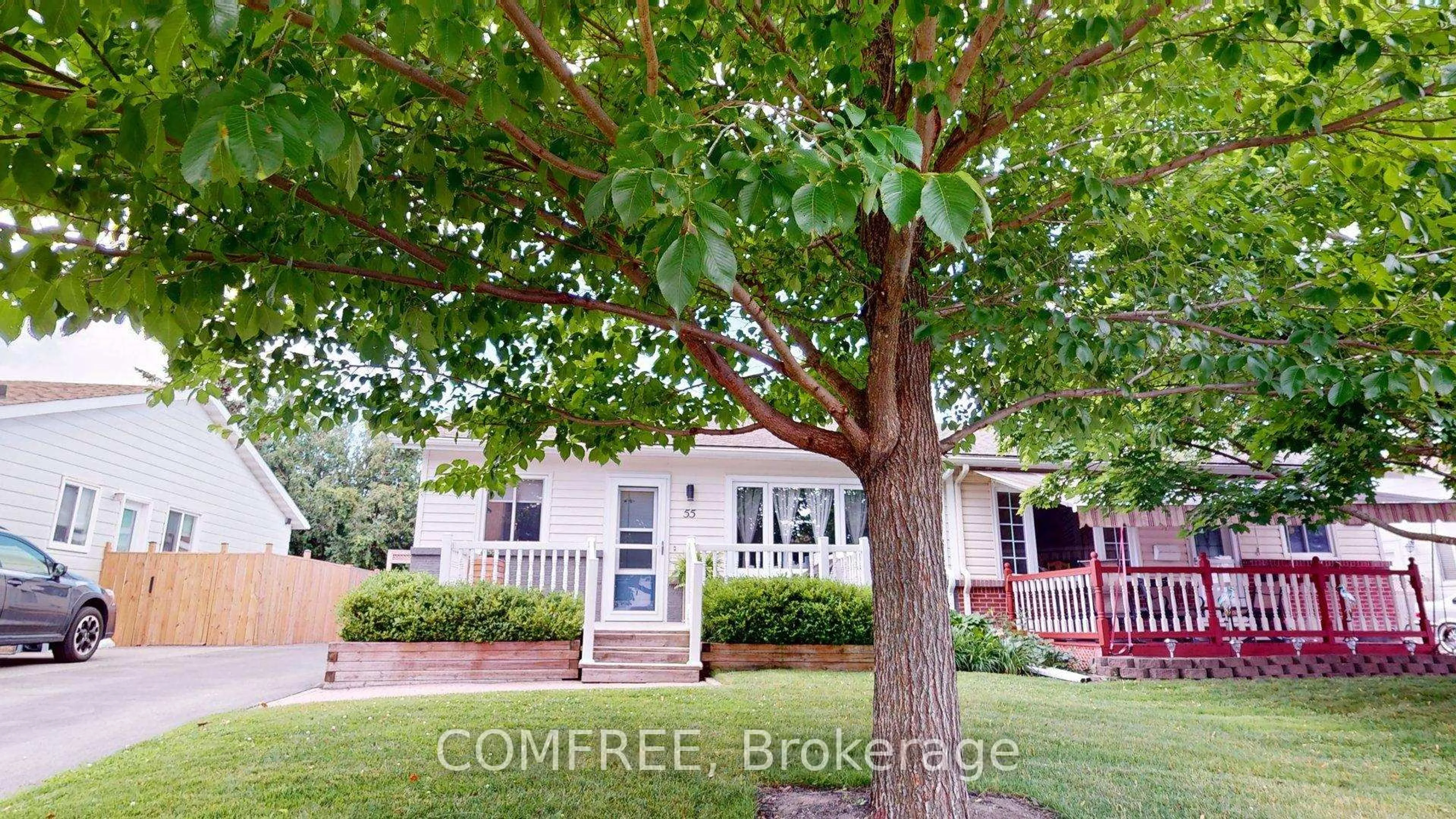 A pic from outside/outdoor area/front of a property/back of a property/a pic from drone, street for 55 Binscarth Cres, Ottawa Ontario K2L 1R9