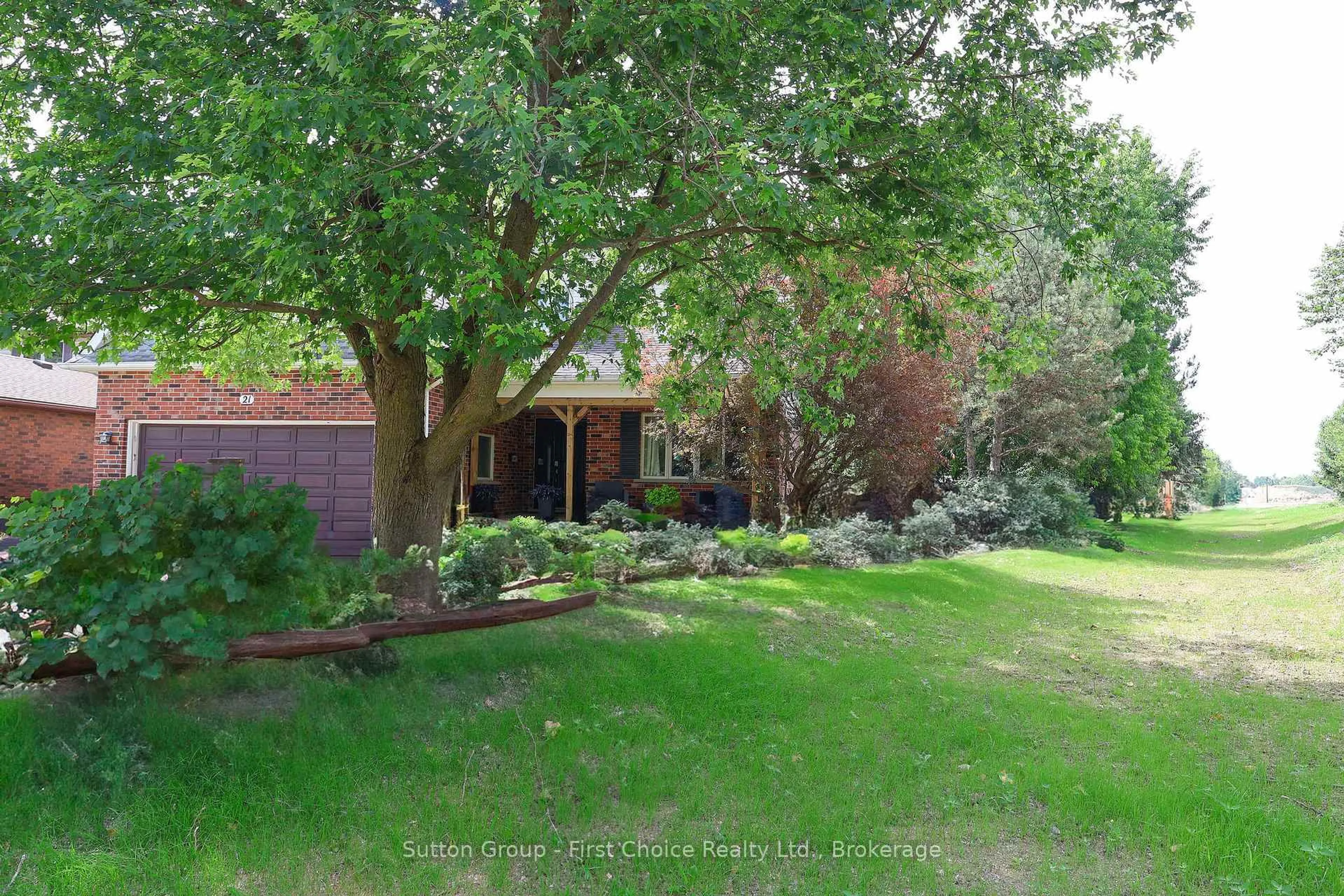 A pic from outside/outdoor area/front of a property/back of a property/a pic from drone, street for 21 Burwell Rd, Stratford Ontario N5A 7R2