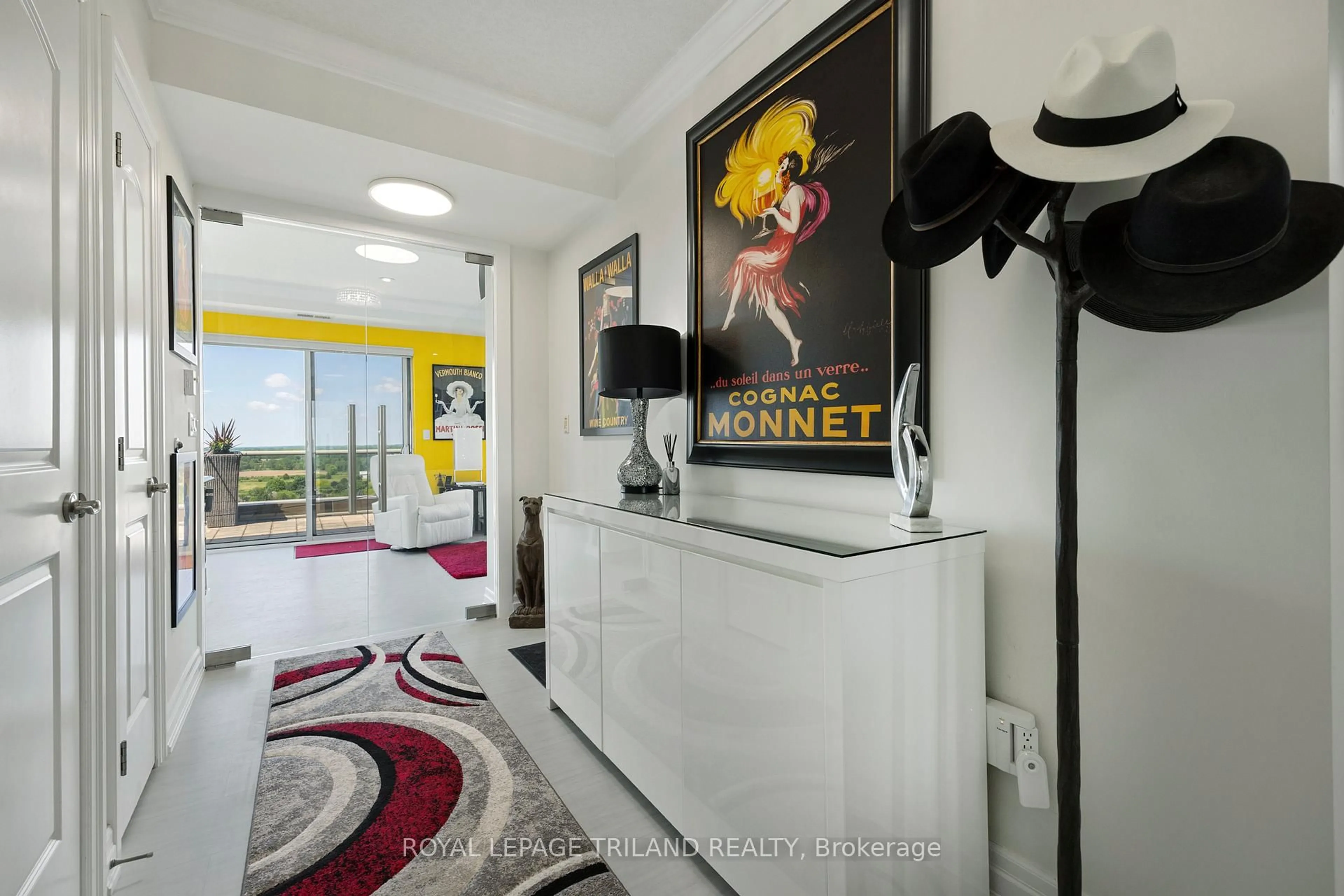 Indoor foyer for 1030 Coronation Dr #1403, London North Ontario N6G 0G5