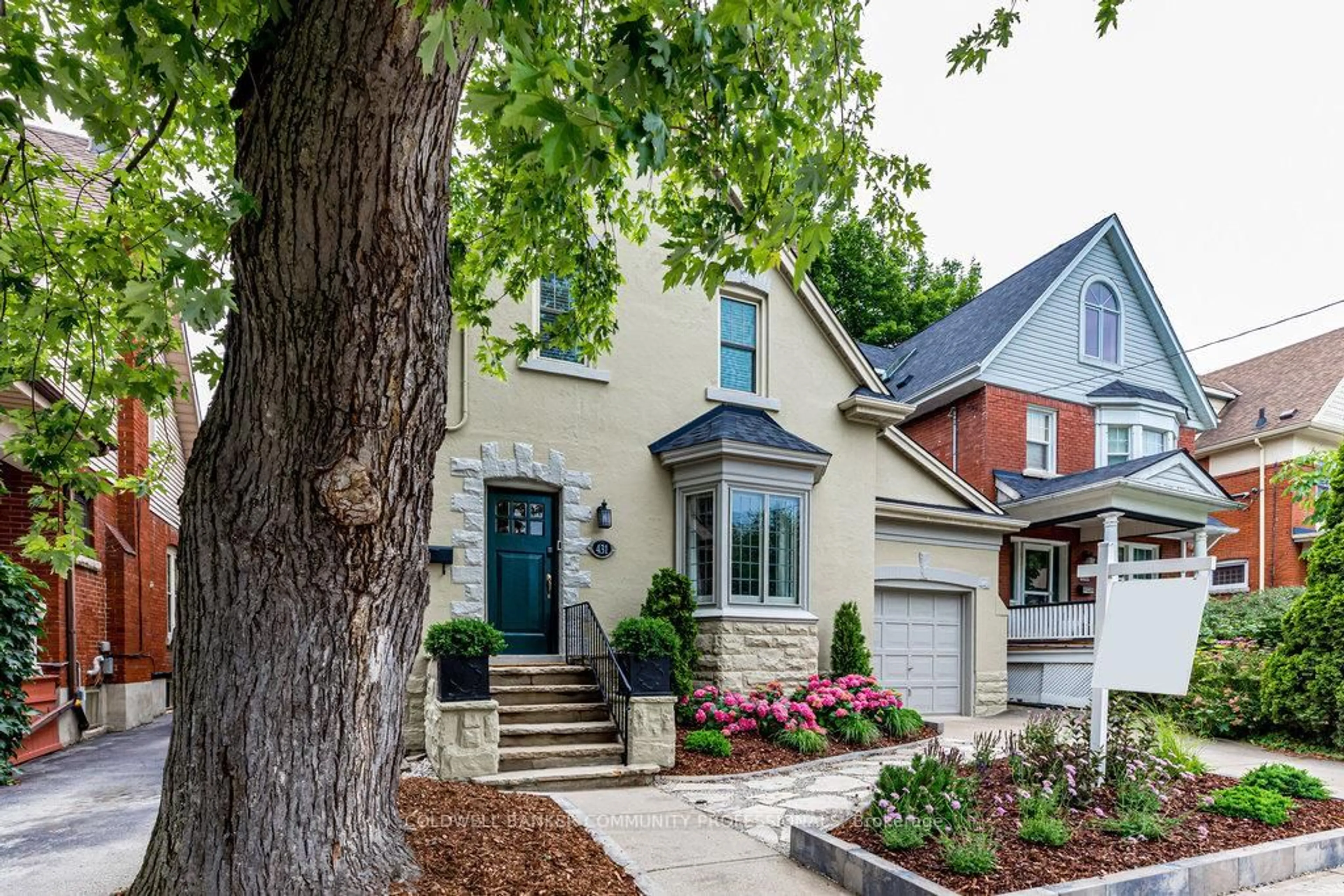 Home with brick exterior material, street for 431 Dundurn St, Hamilton Ontario L8P 4L8