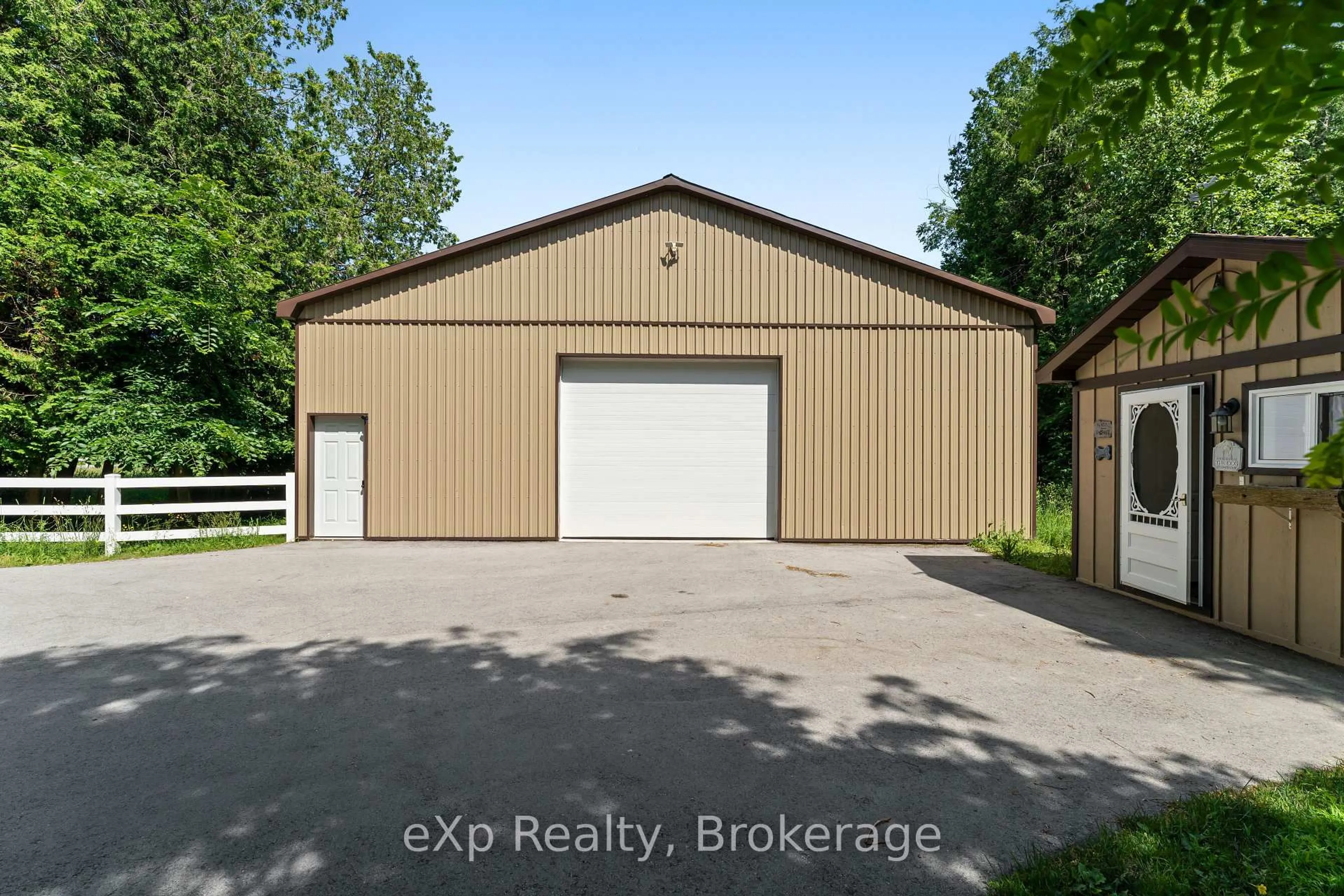 Indoor garage for 742 Silver Lake Rd, South Bruce Peninsula Ontario N0H 1P0