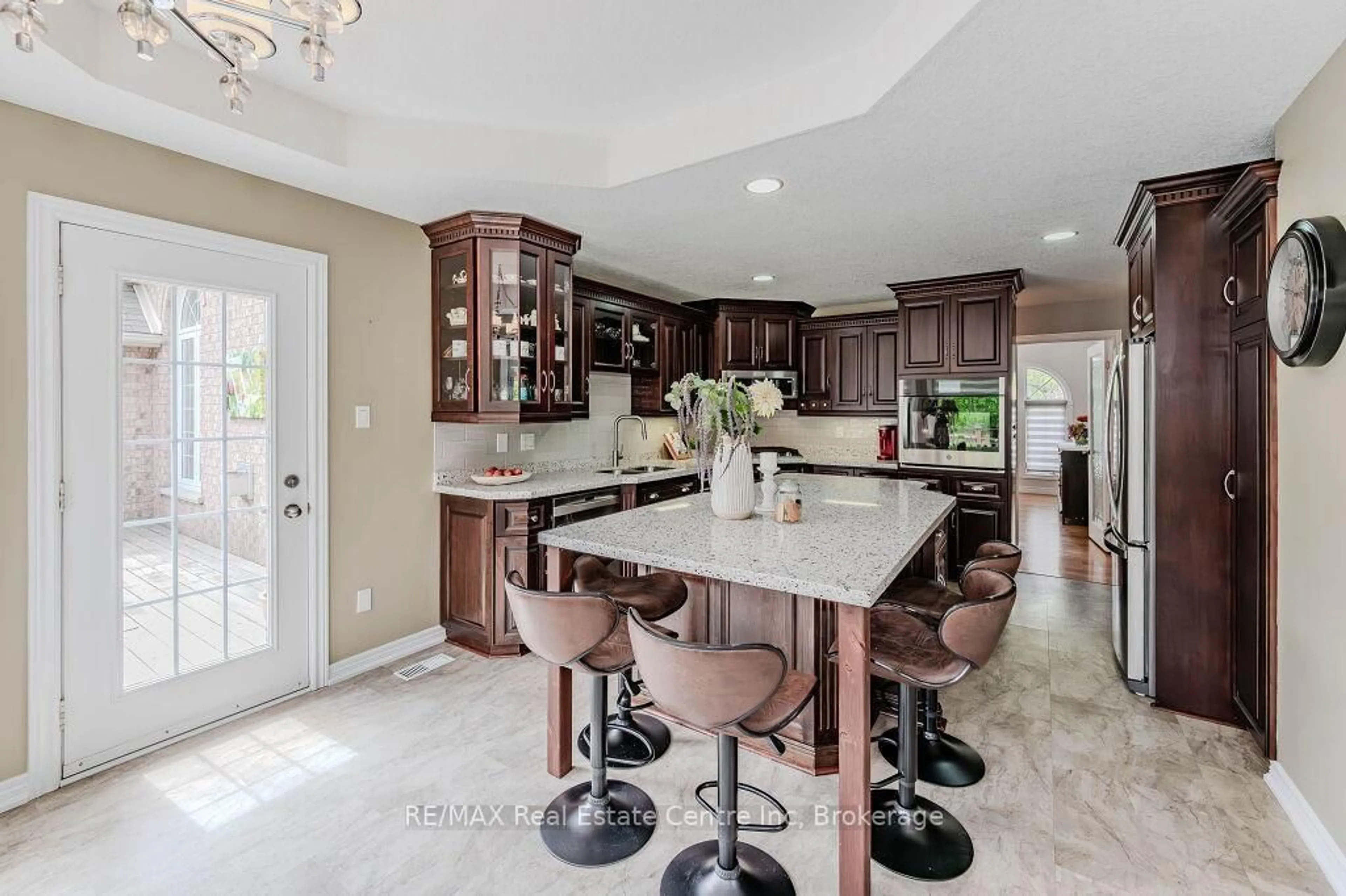 Open concept kitchen, ceramic/tile floor for 7568 MARDEN Rd, Guelph/Eramosa Ontario N1H 6J2