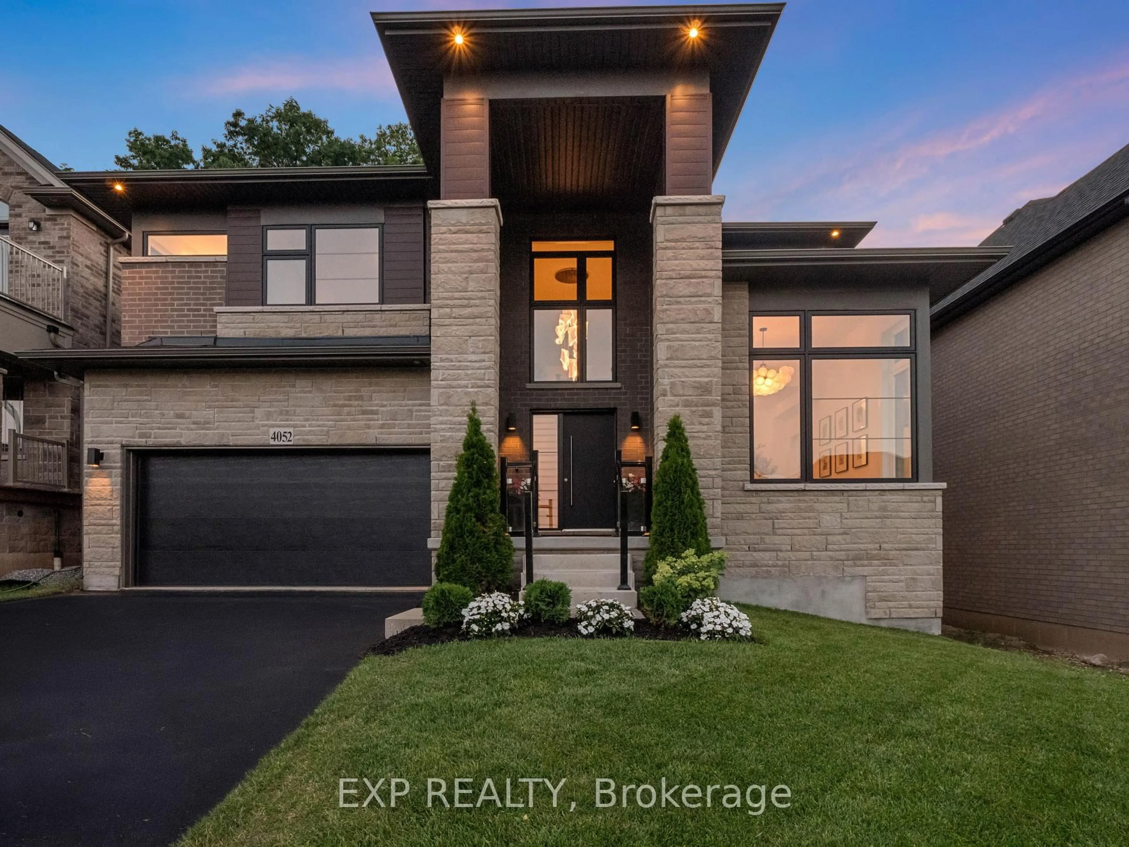 Home with brick exterior material, street for 4052 Highland Park Dr, Lincoln Ontario L0R 1B4