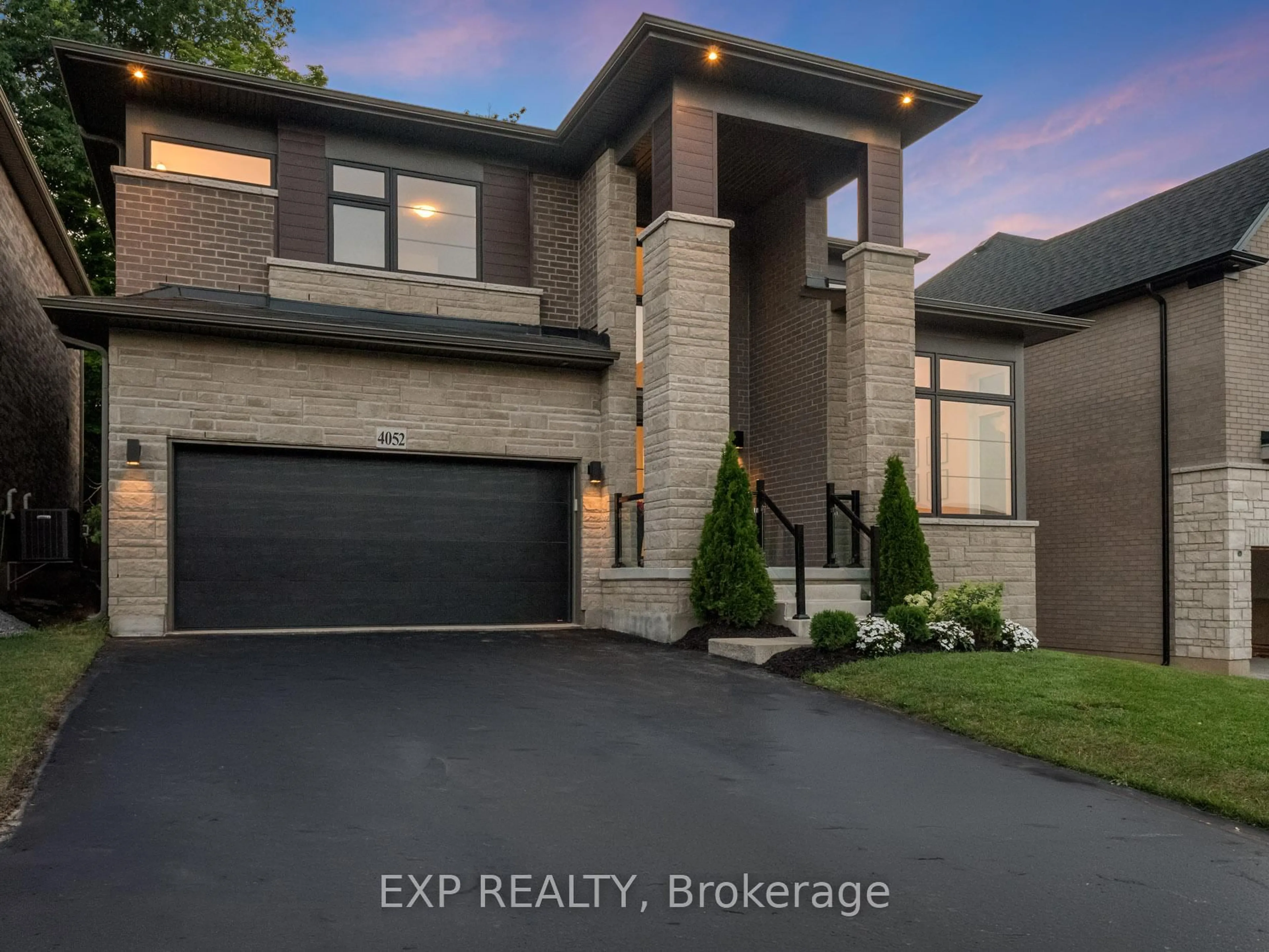 Home with brick exterior material, street for 4052 Highland Park Dr, Lincoln Ontario L0R 1B4