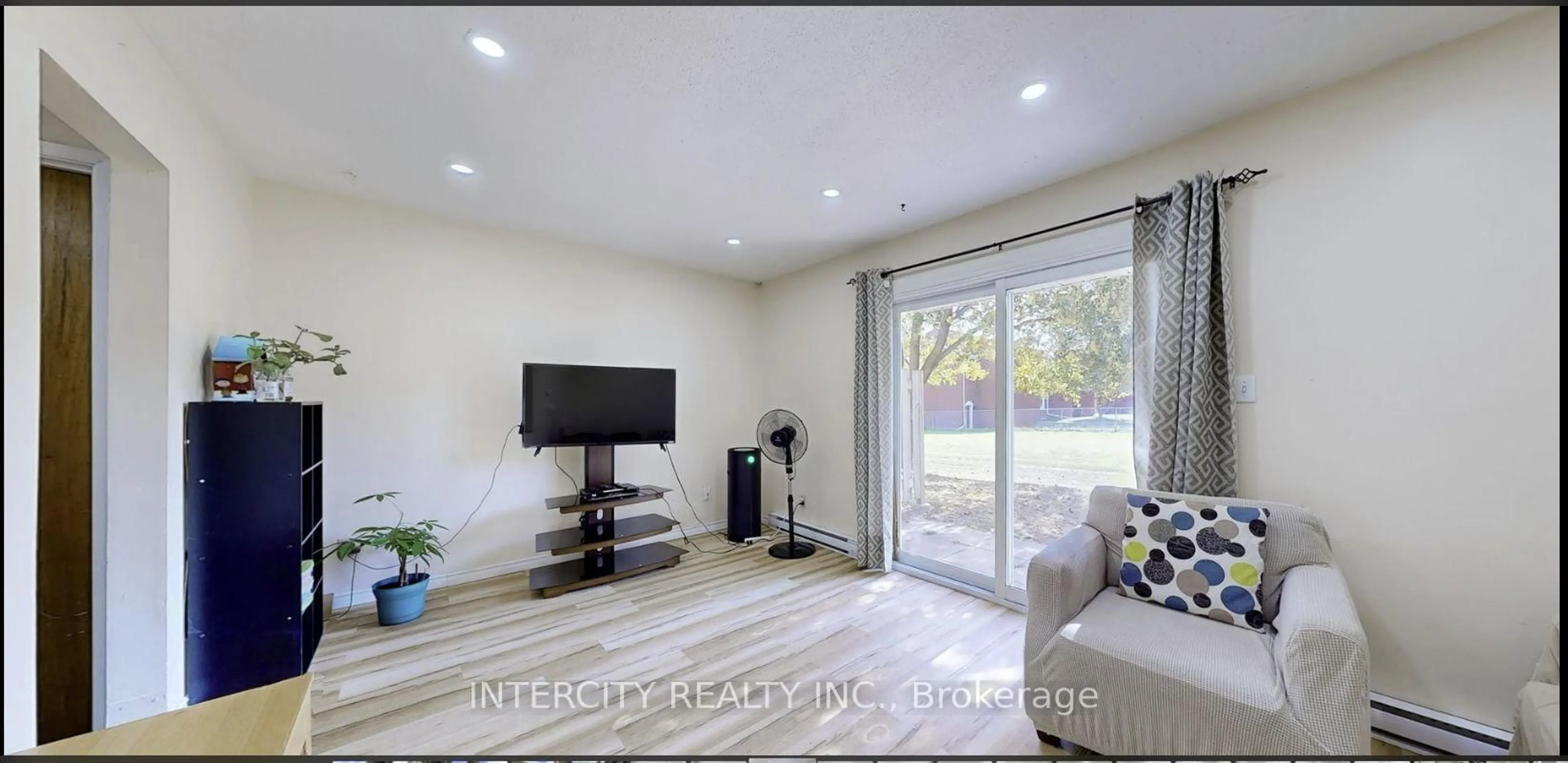 Home theater for 209 North Park St #Unit C, Belleville Ontario K8P 4T9