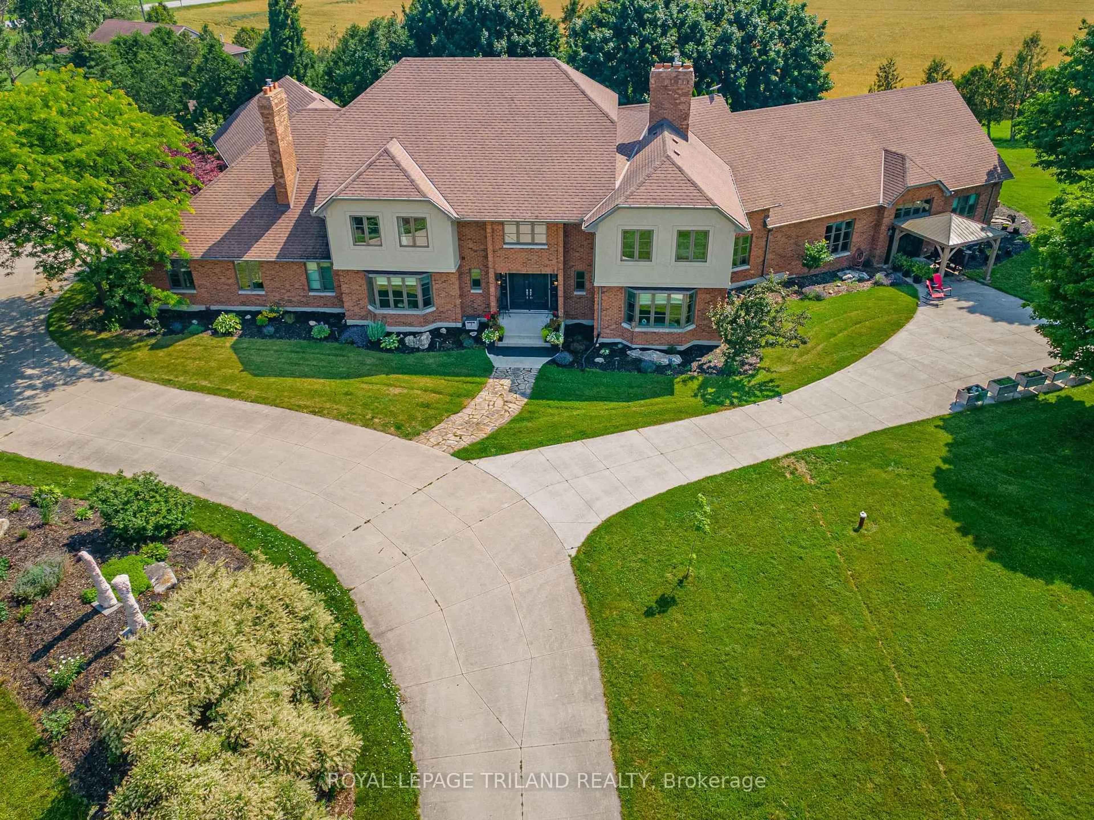 A pic from outside/outdoor area/front of a property/back of a property/a pic from drone, street for 29830 Centre Rd, Adelaide Metcalfe Ontario N7G 3H7