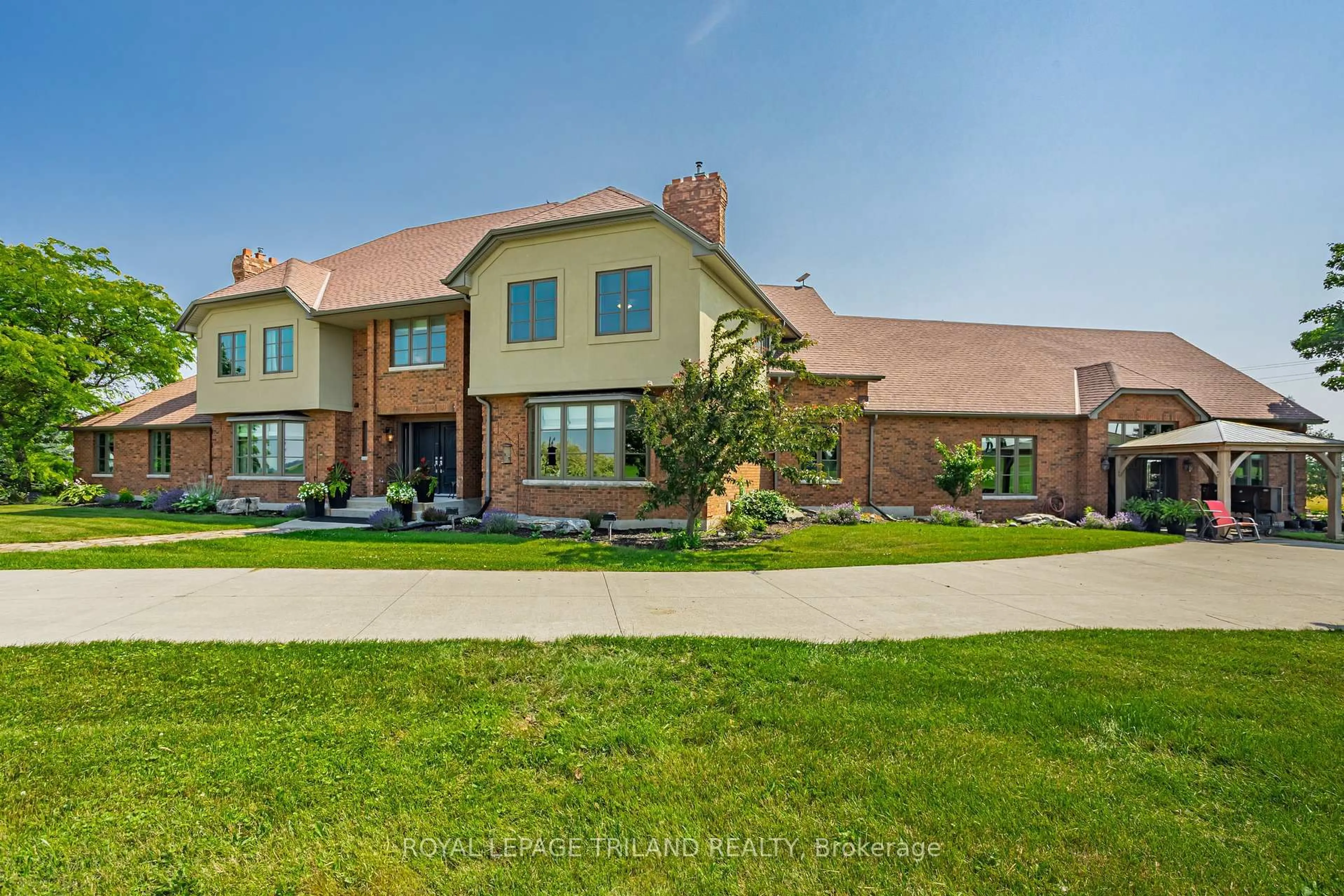 Unknown for 29830 Centre Rd, Adelaide Metcalfe Ontario N7G 3H7