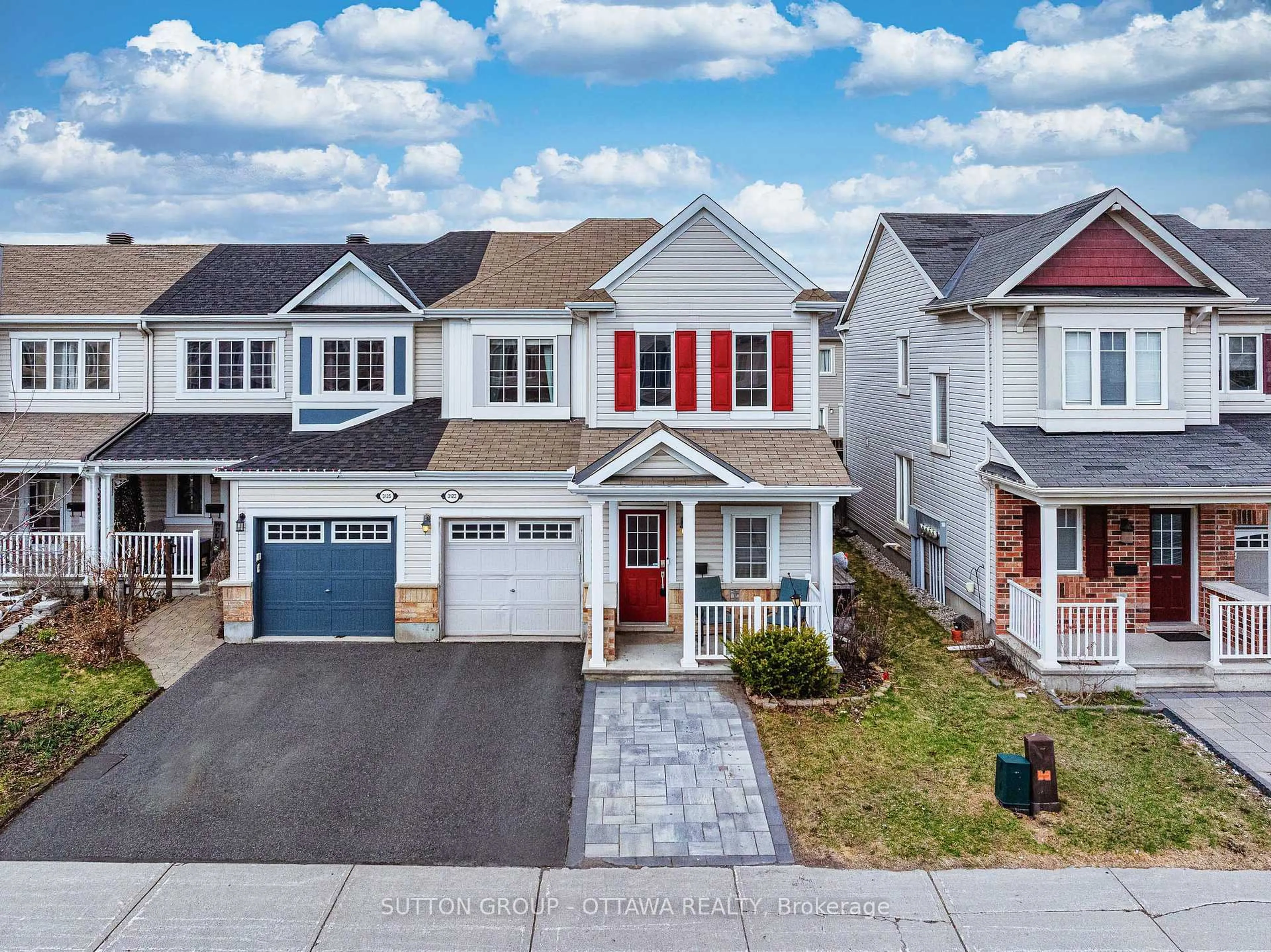 A pic from outside/outdoor area/front of a property/back of a property/a pic from drone, street for 3123 Burritts Rapids Pl, Ottawa Ontario K2J 0S8
