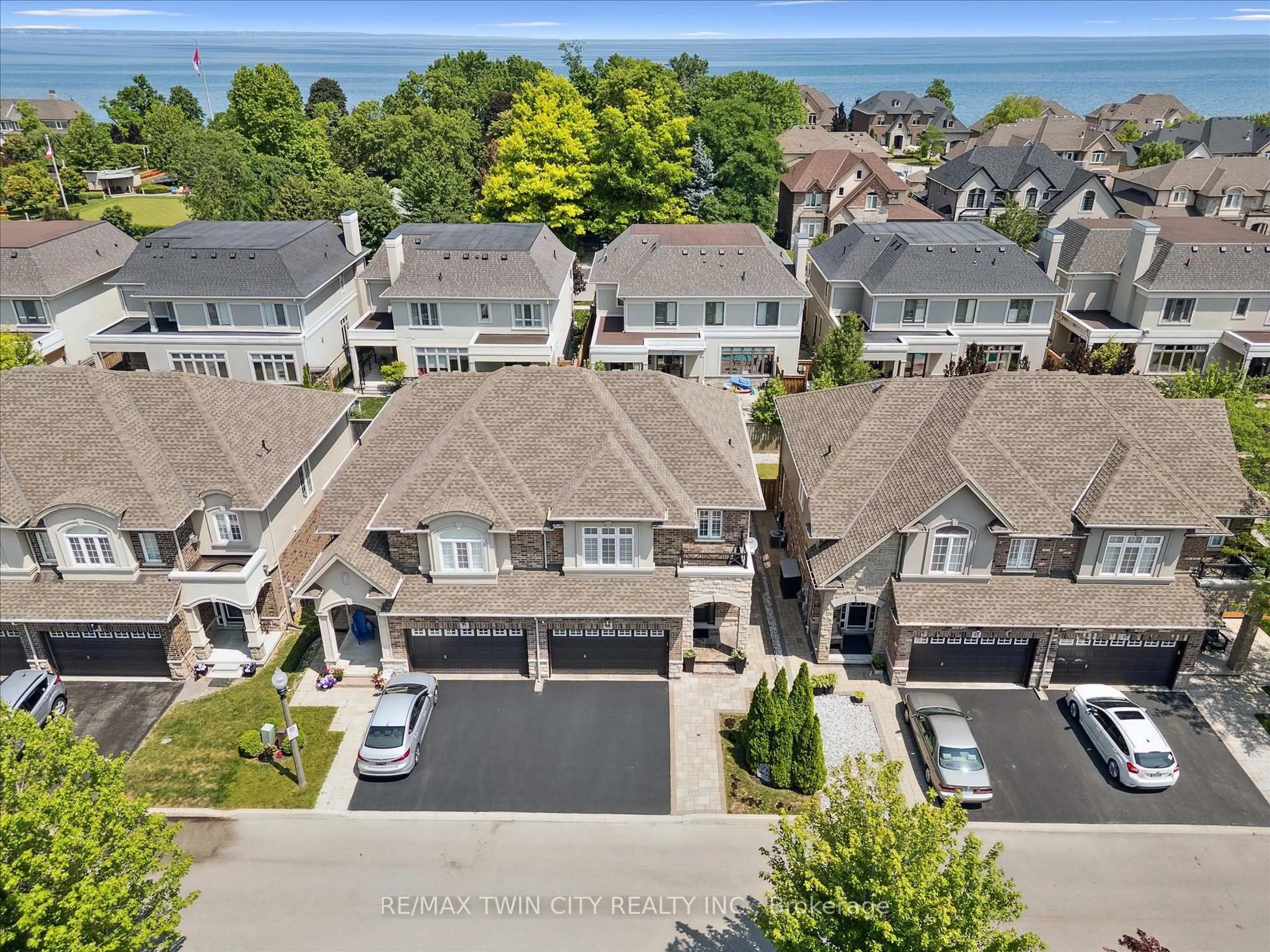A pic from outside/outdoor area/front of a property/back of a property/a pic from drone, water/lake/river/ocean view for 79 Padua Cres, Hamilton Ontario L8E 0G9