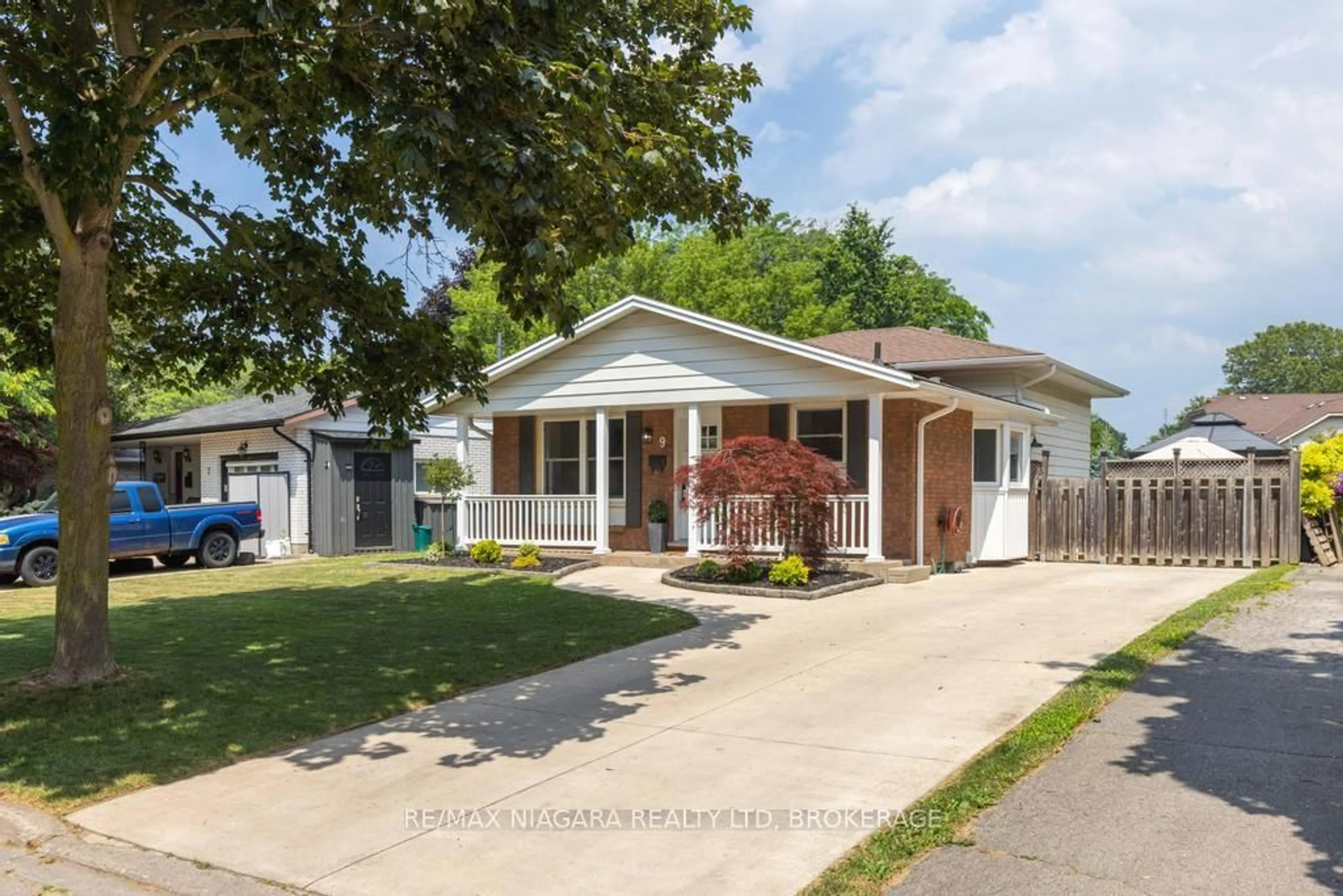 Unknown for 9 Brimley Cres, St. Catharines Ontario L2M 7A7