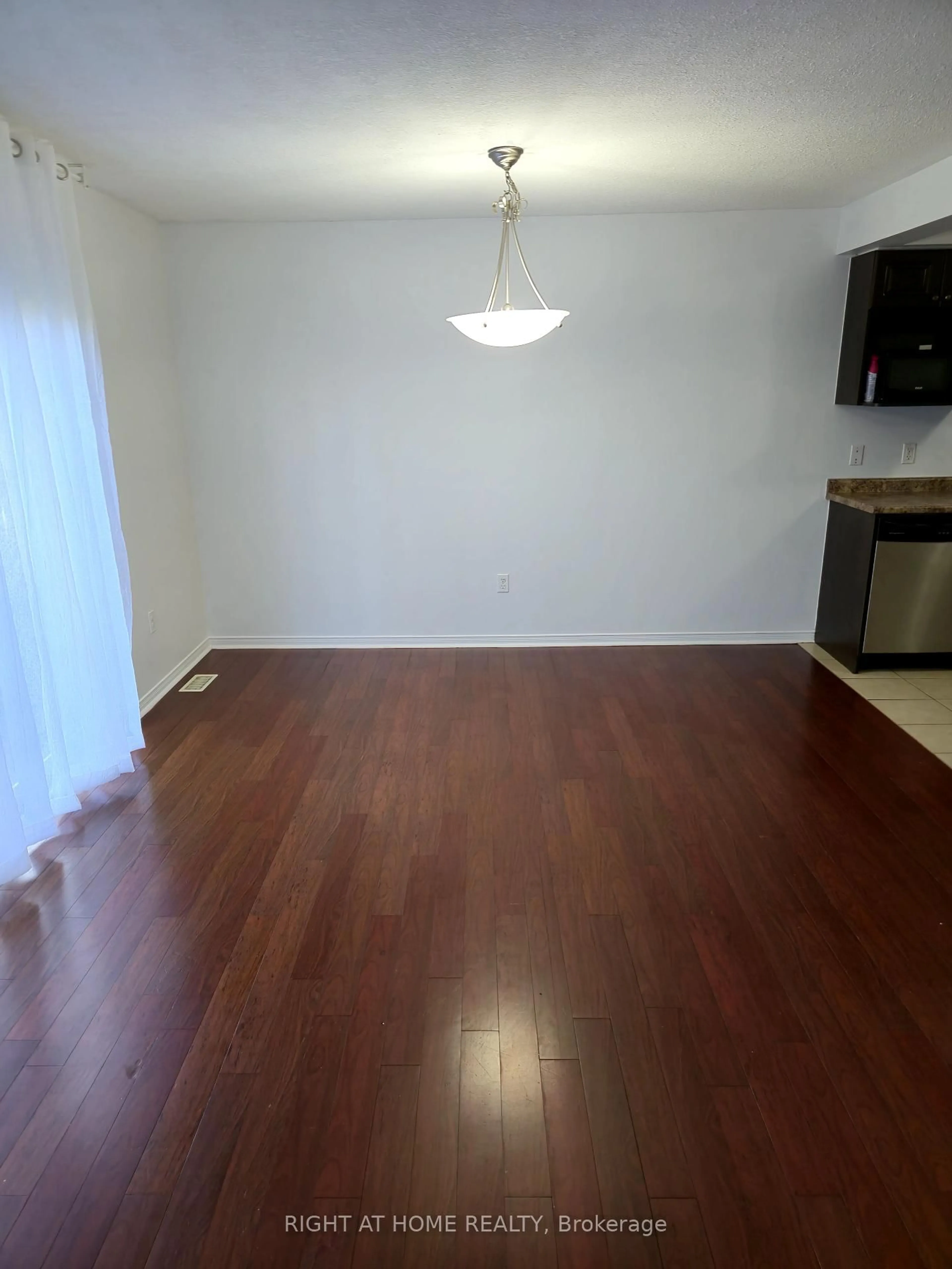 A pic of a room for 40 Fallowfield Dr, Kitchener Ontario N2C 0A8