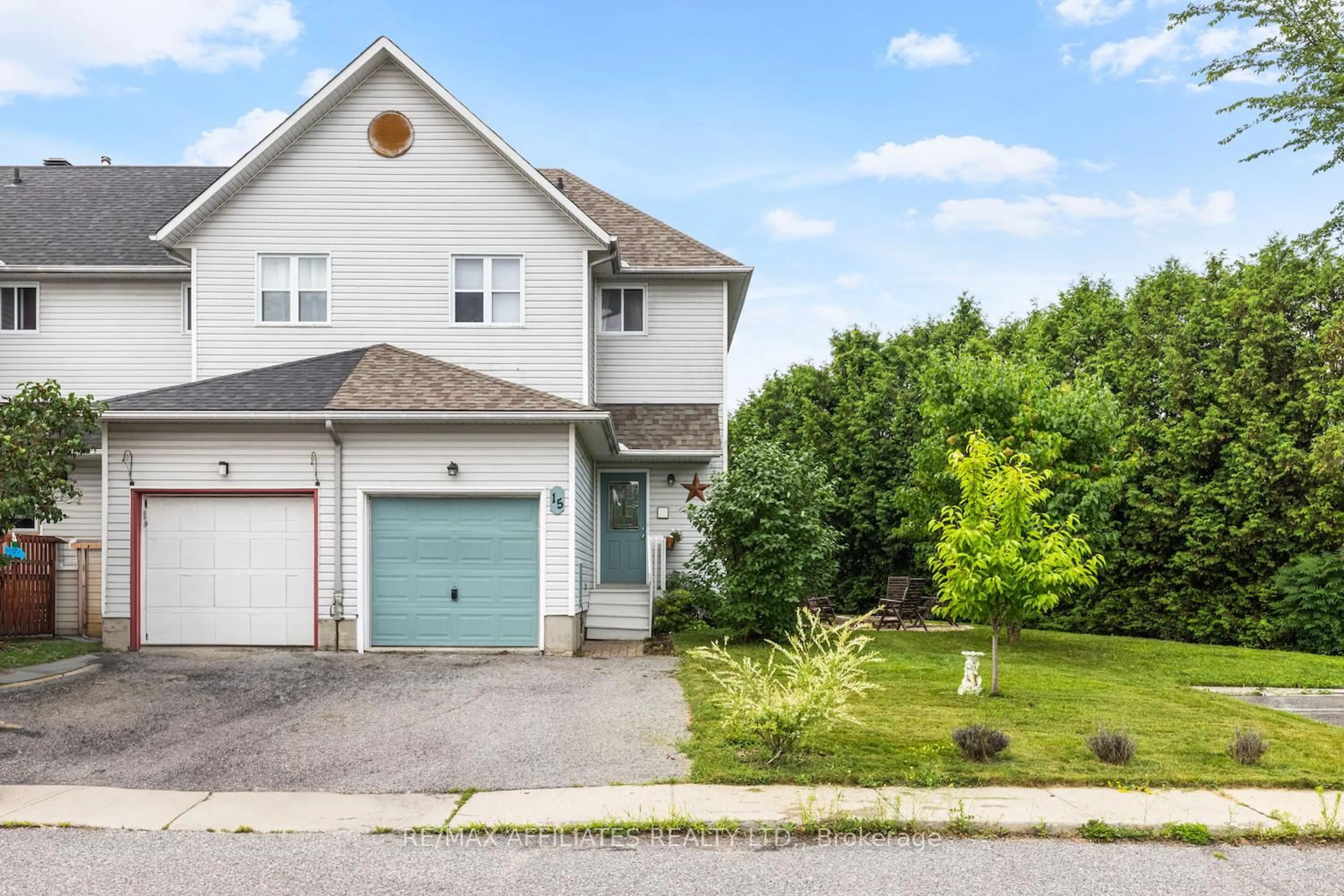 Home with vinyl exterior material, street for 240 Mississippi Crt #15, Carleton Place Ontario K7C 4R1