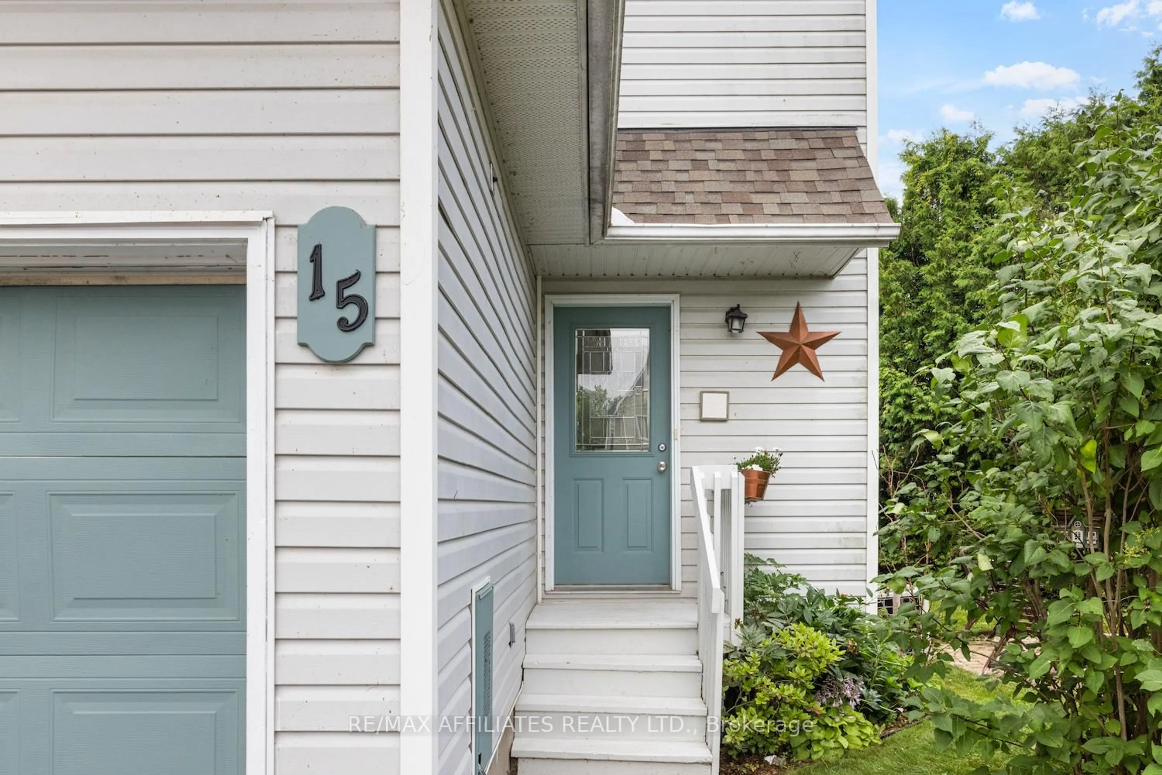 Home with vinyl exterior material, street for 240 Mississippi Crt #15, Carleton Place Ontario K7C 4R1