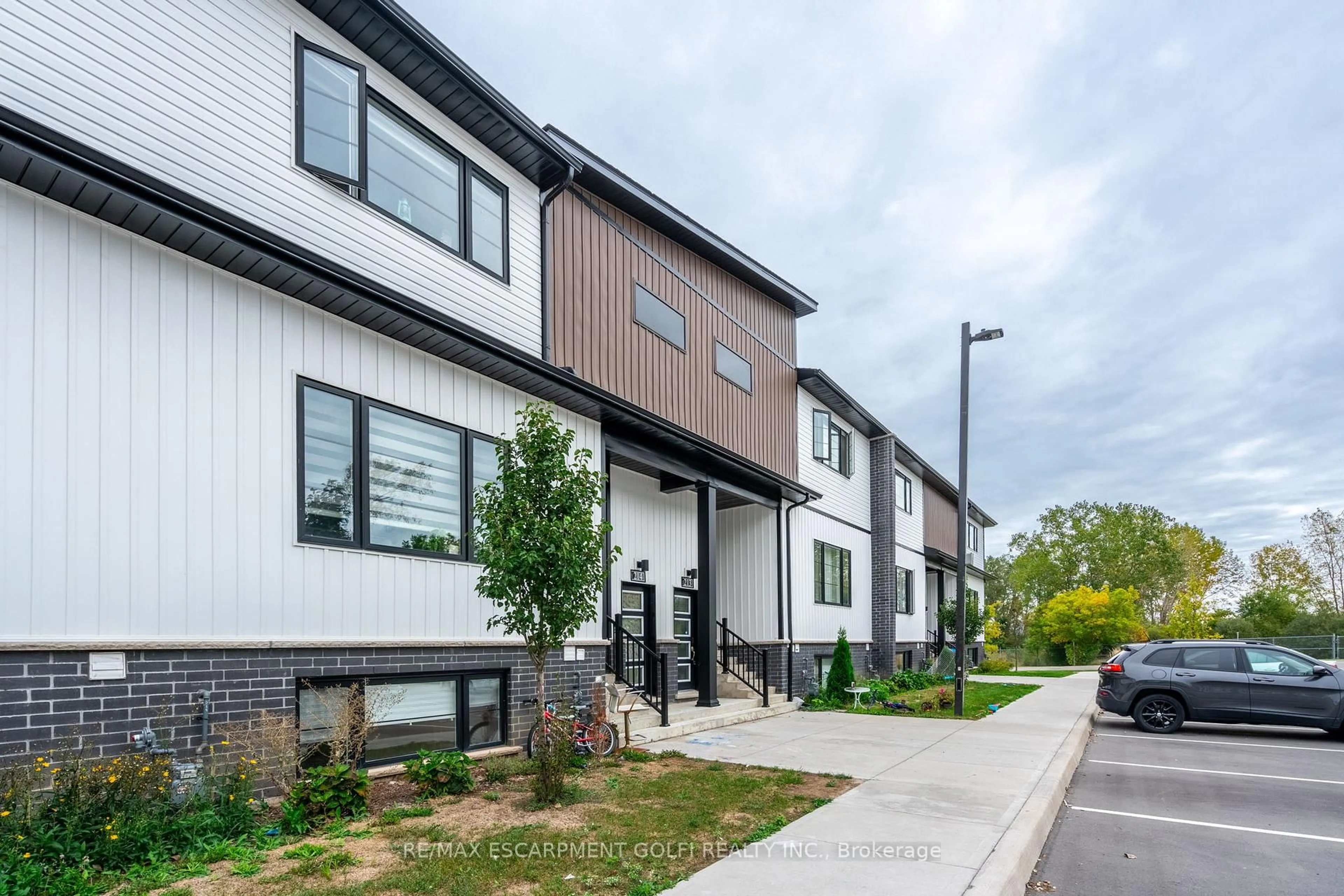 Home with brick exterior material, street for 4263 FOURTH Ave #212, Niagara Falls Ontario L2E 0C2