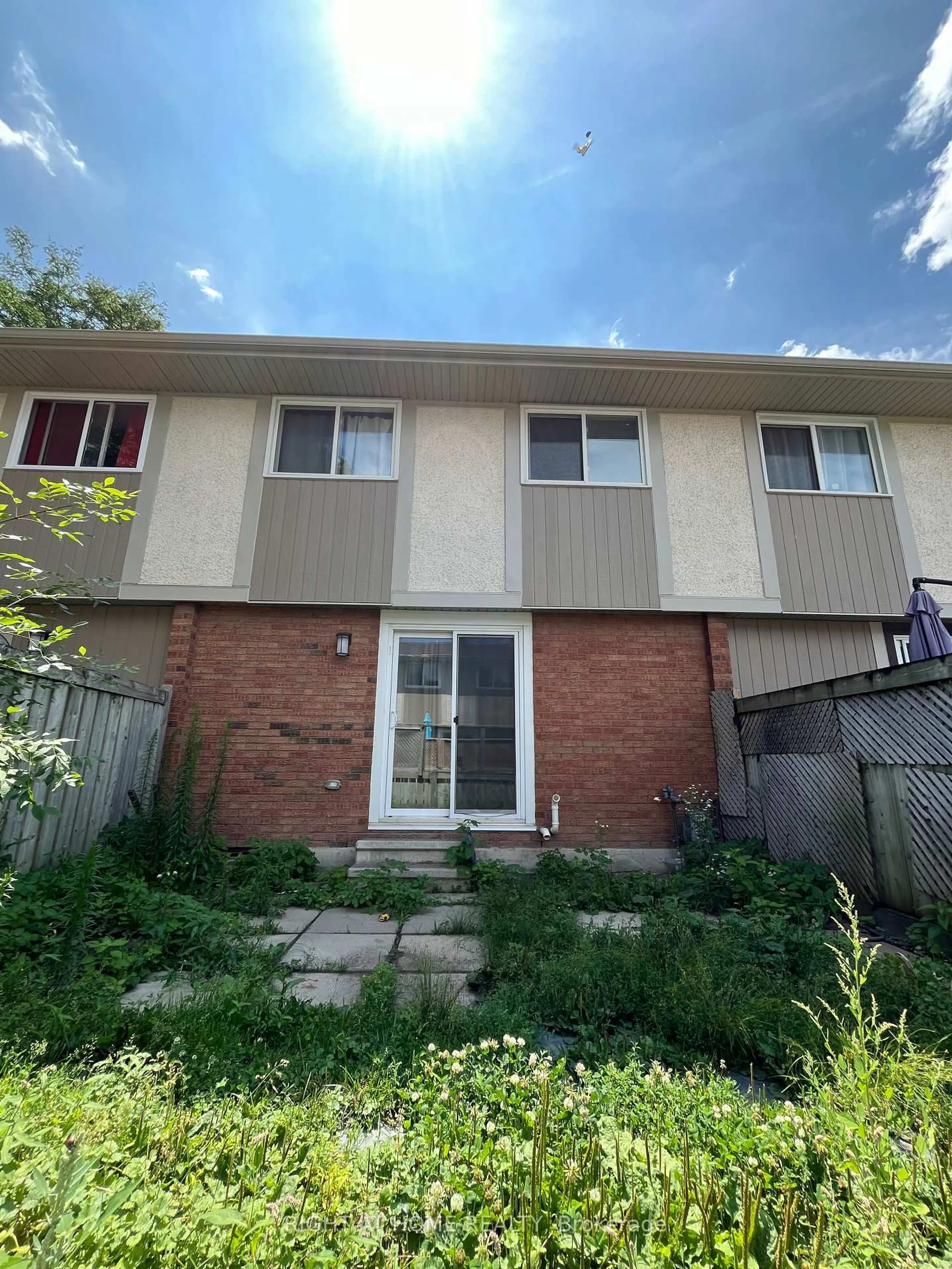 Unknown for 469 Moodie Dr #B, Ottawa Ontario K2H 8T7