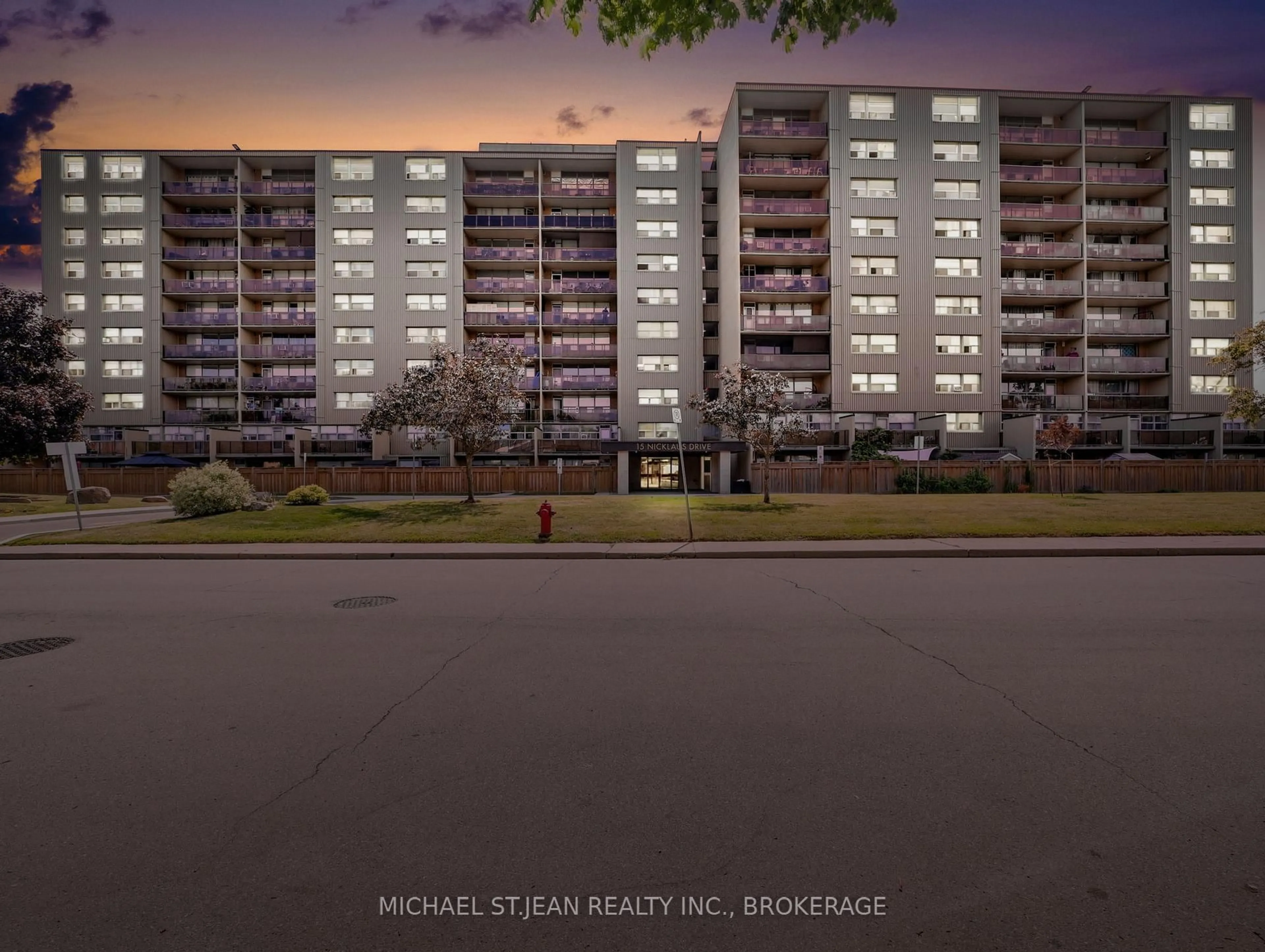 Blurry image for 15 Nicklaus Dr #912, Hamilton Ontario L8K 5J5
