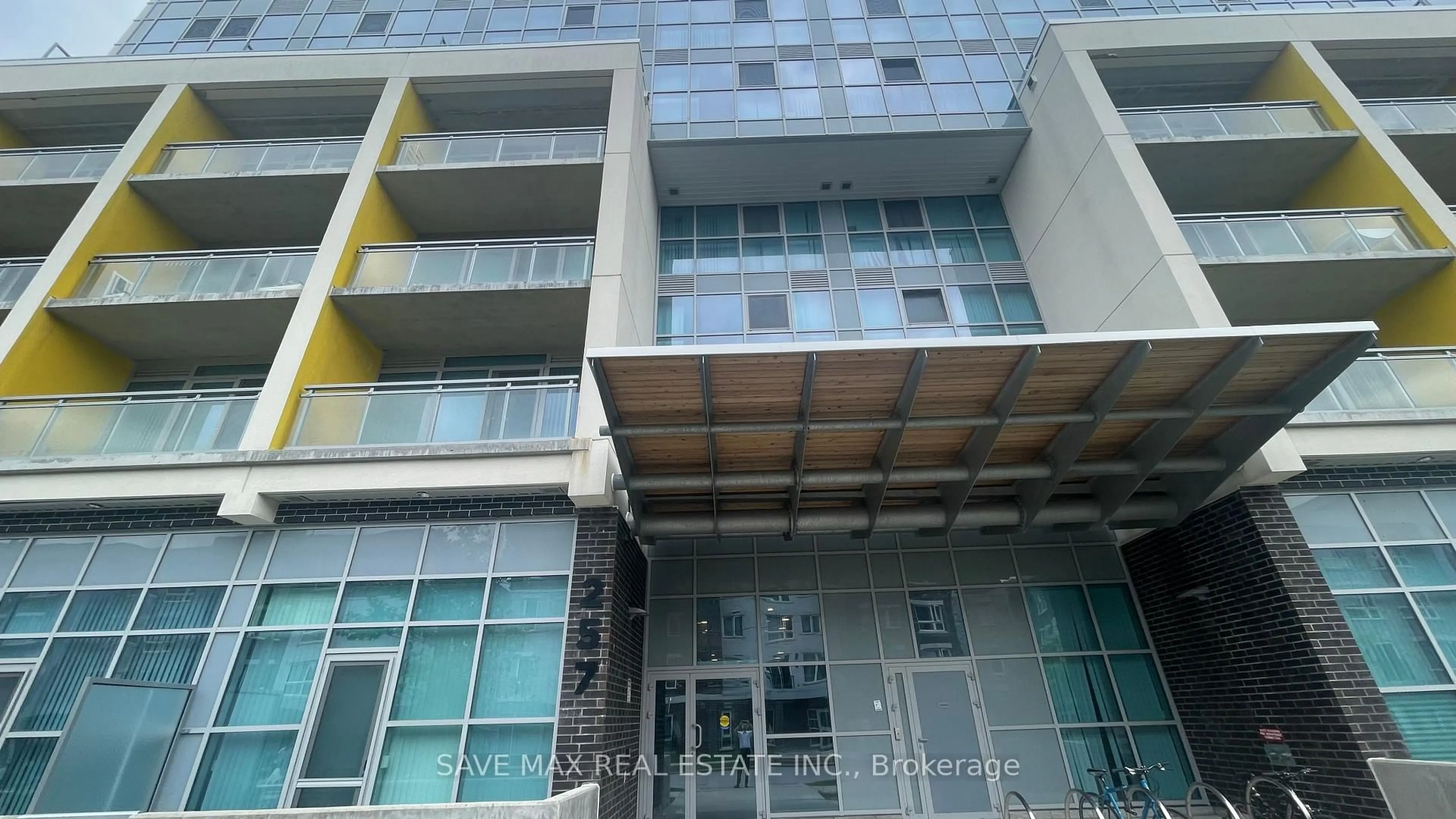 Unknown for 257 Hemlock St #405, Waterloo Ontario N2L 0K2