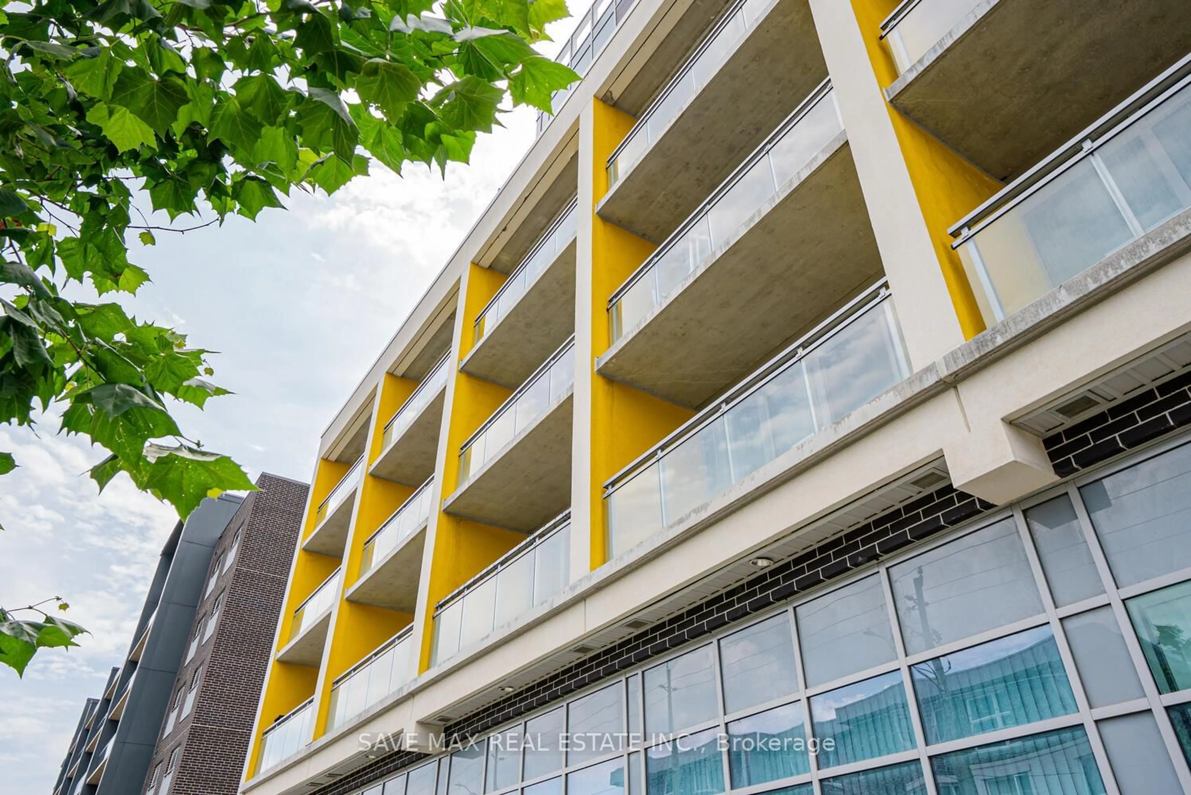 Patio, building for 257 Hemlock St #405, Waterloo Ontario N2L 0K2